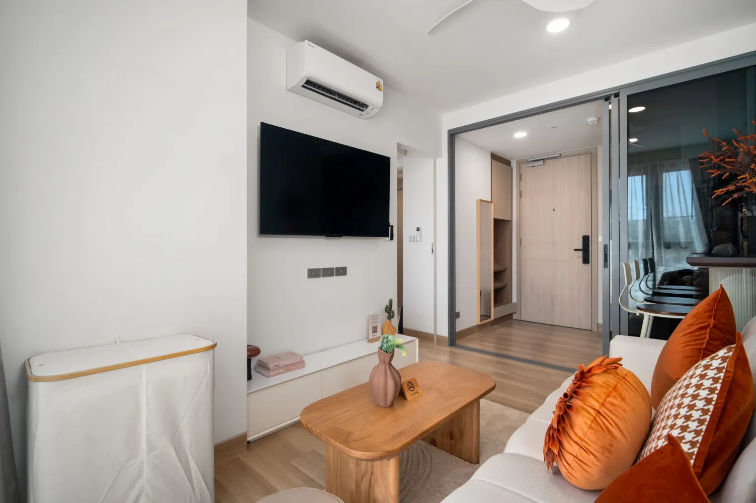 Property image - full photo 2