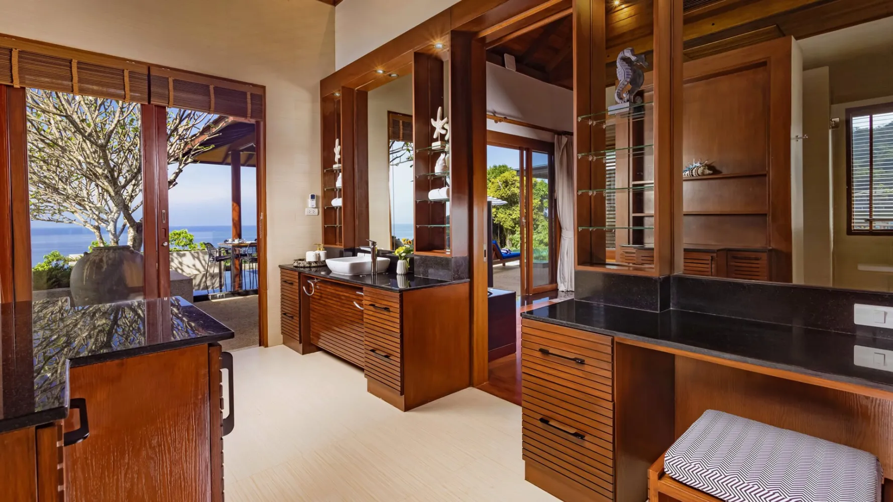 Property image - full photo 36