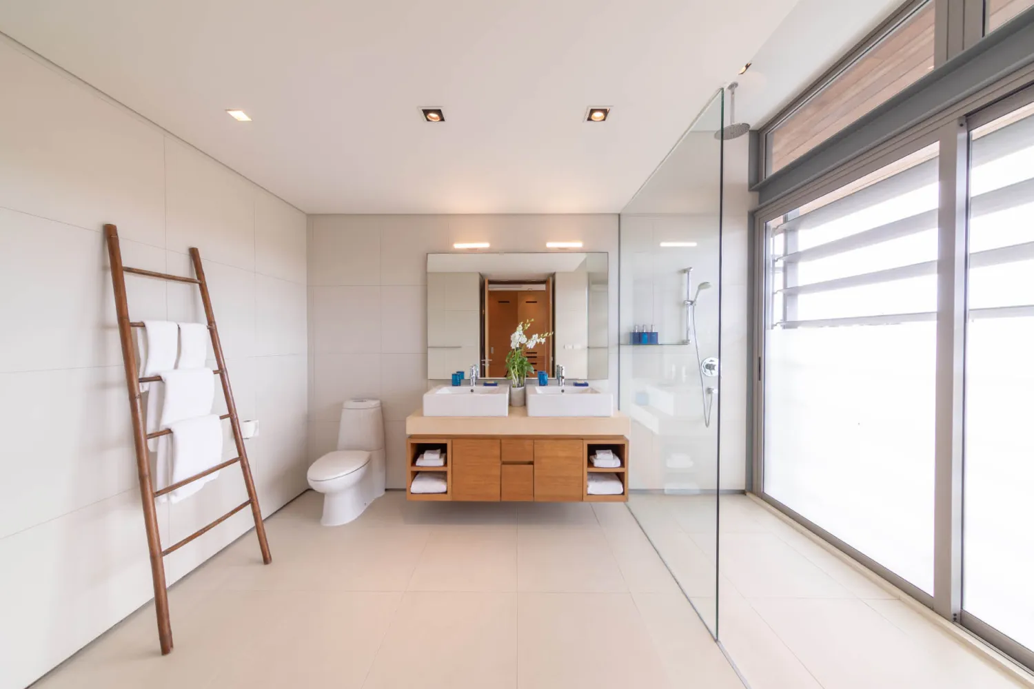 Property image - full photo 15