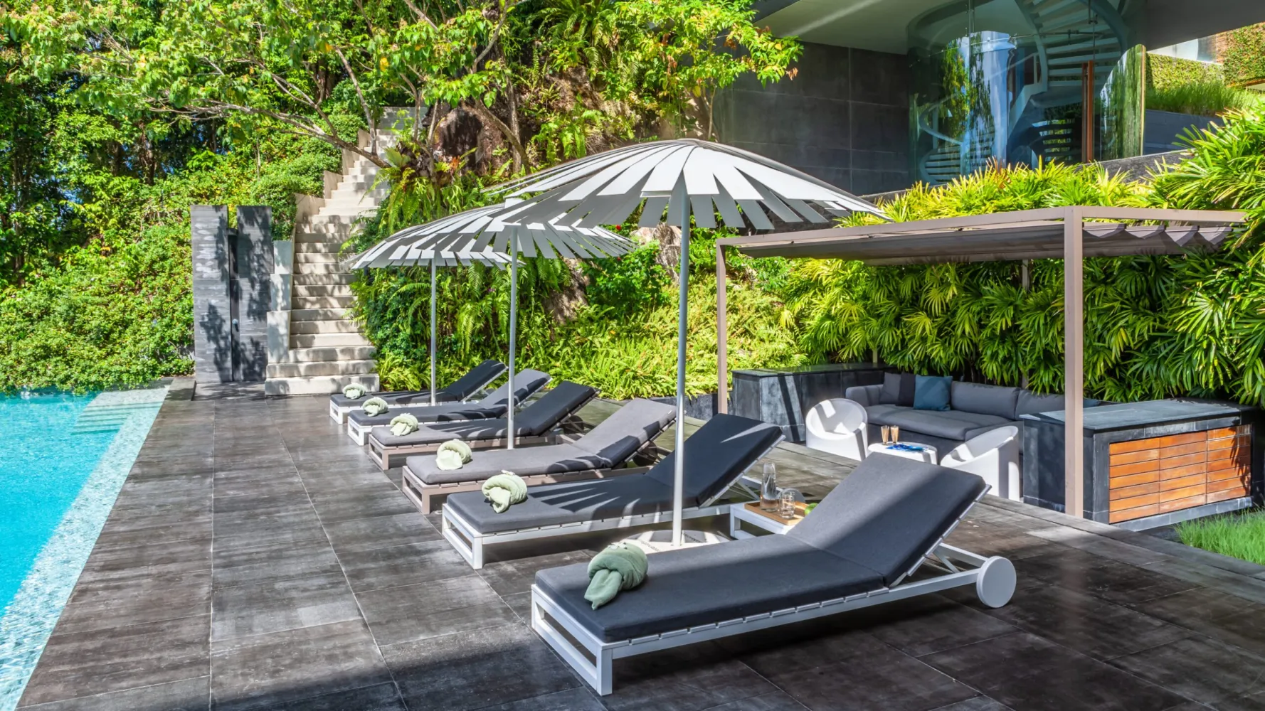 Property image - full photo 3