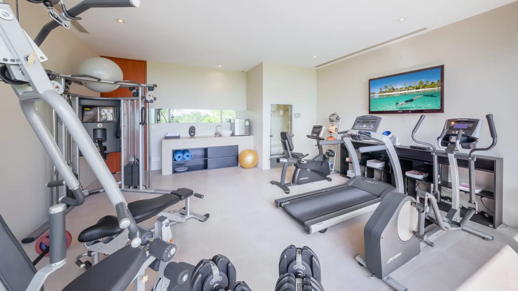 Property image - full photo 17