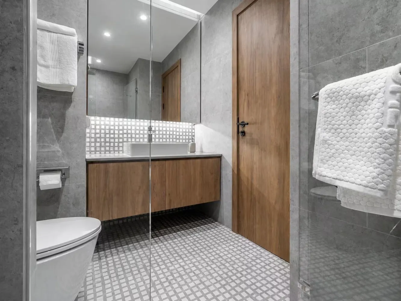 Property image - full photo 8