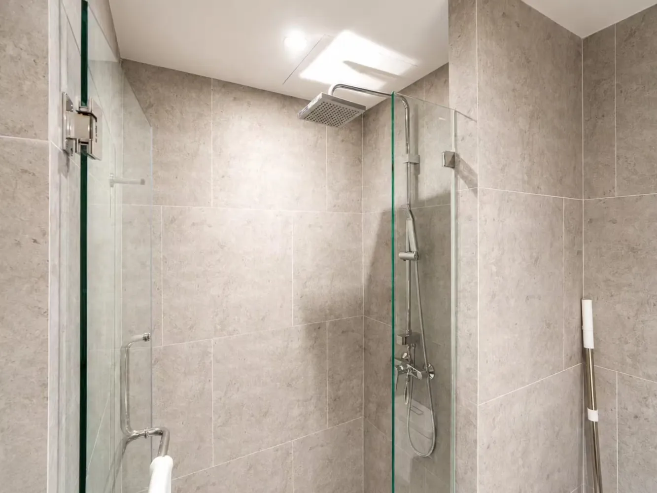 Property image - full photo 9