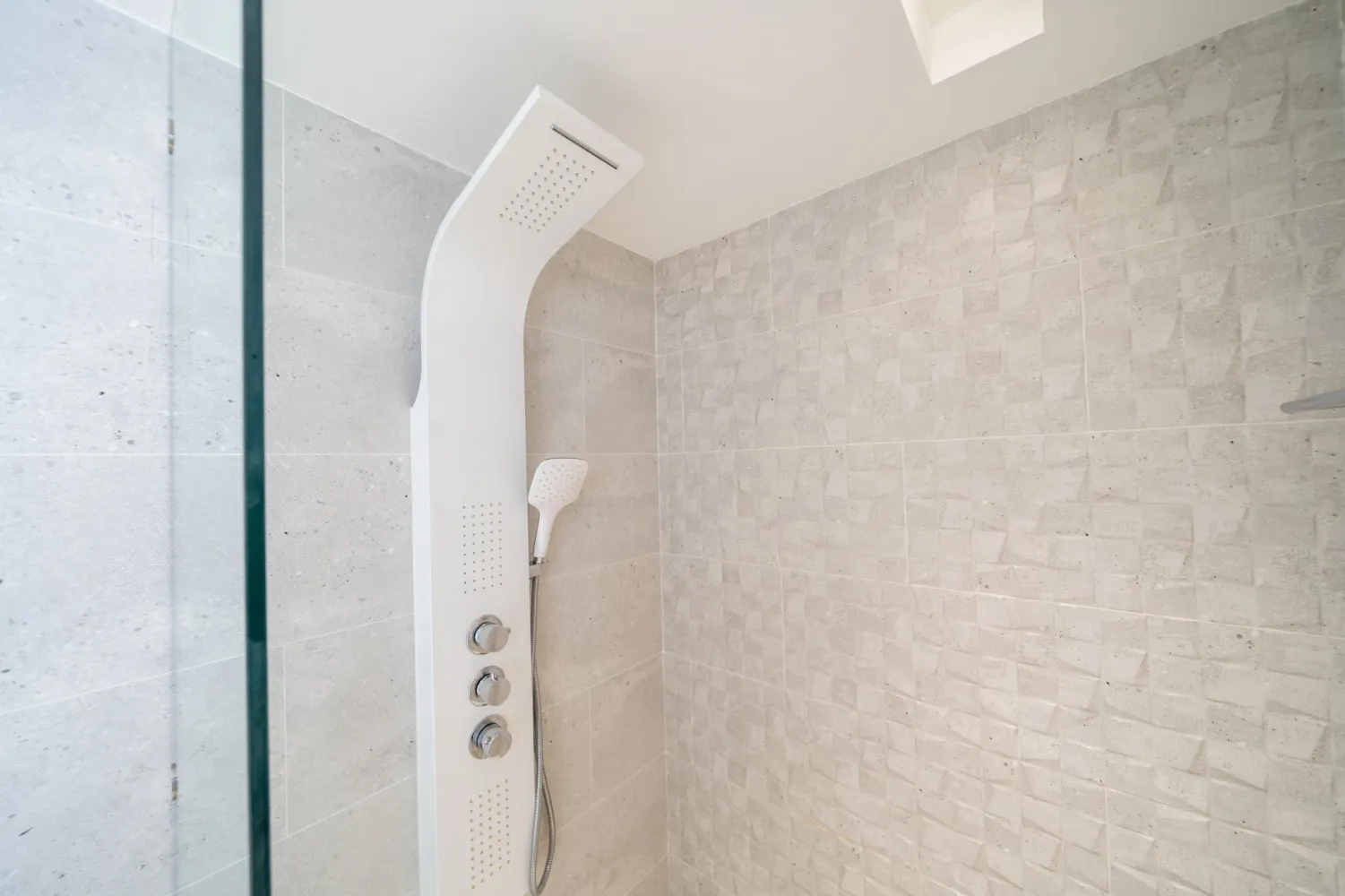 Property image - full photo 48