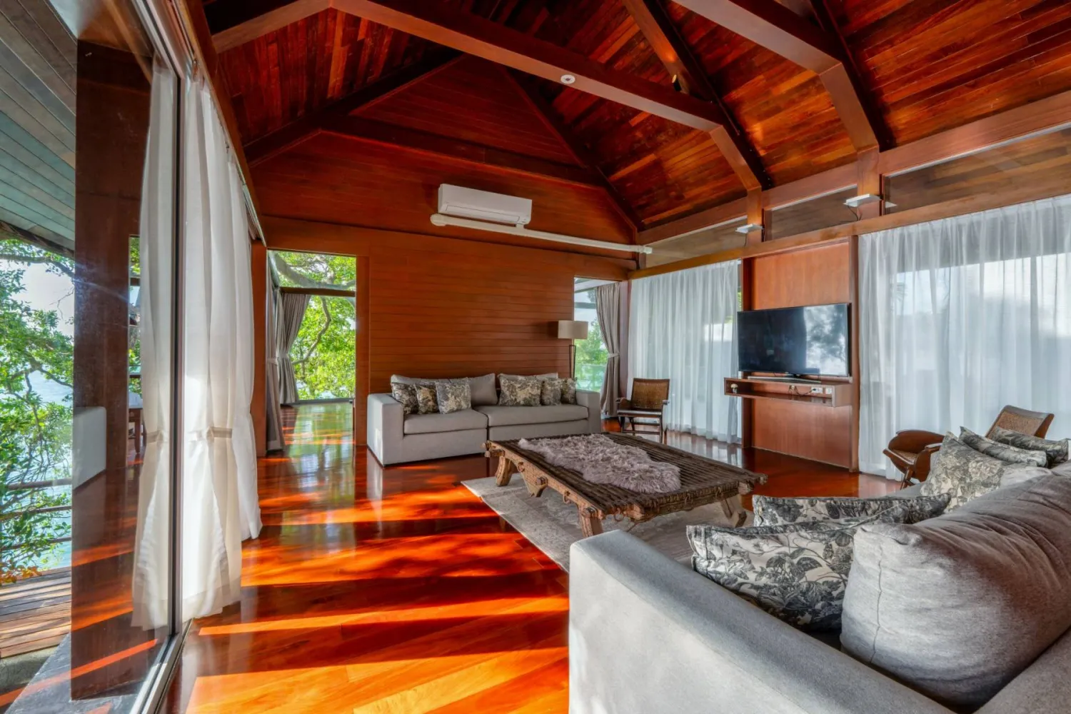 Property image - full photo 2