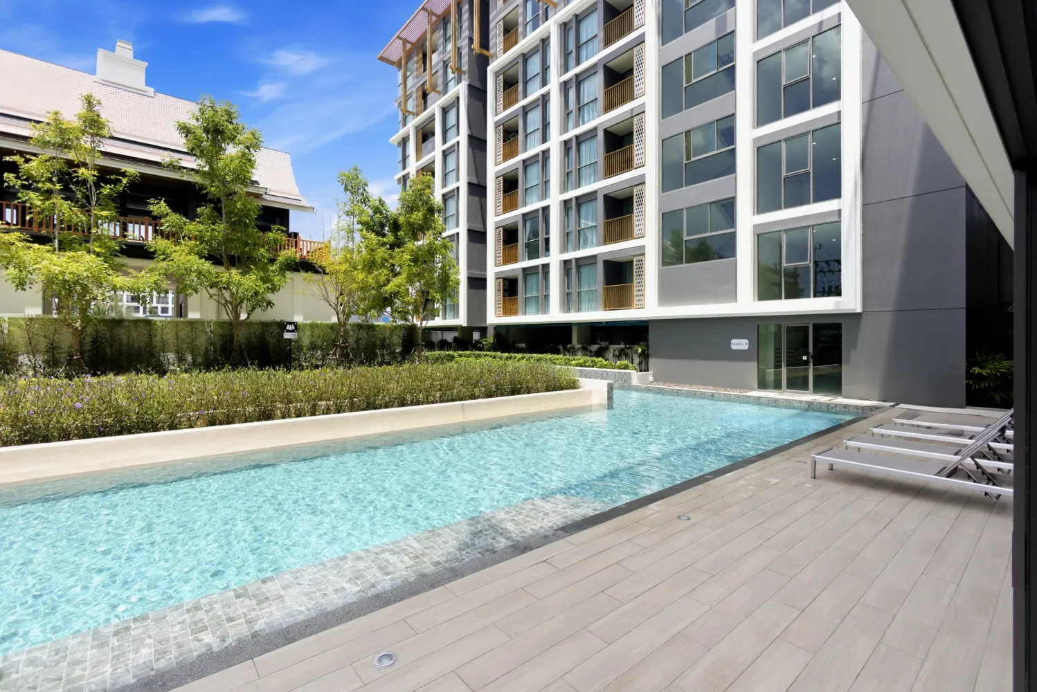 Property image - full photo 2