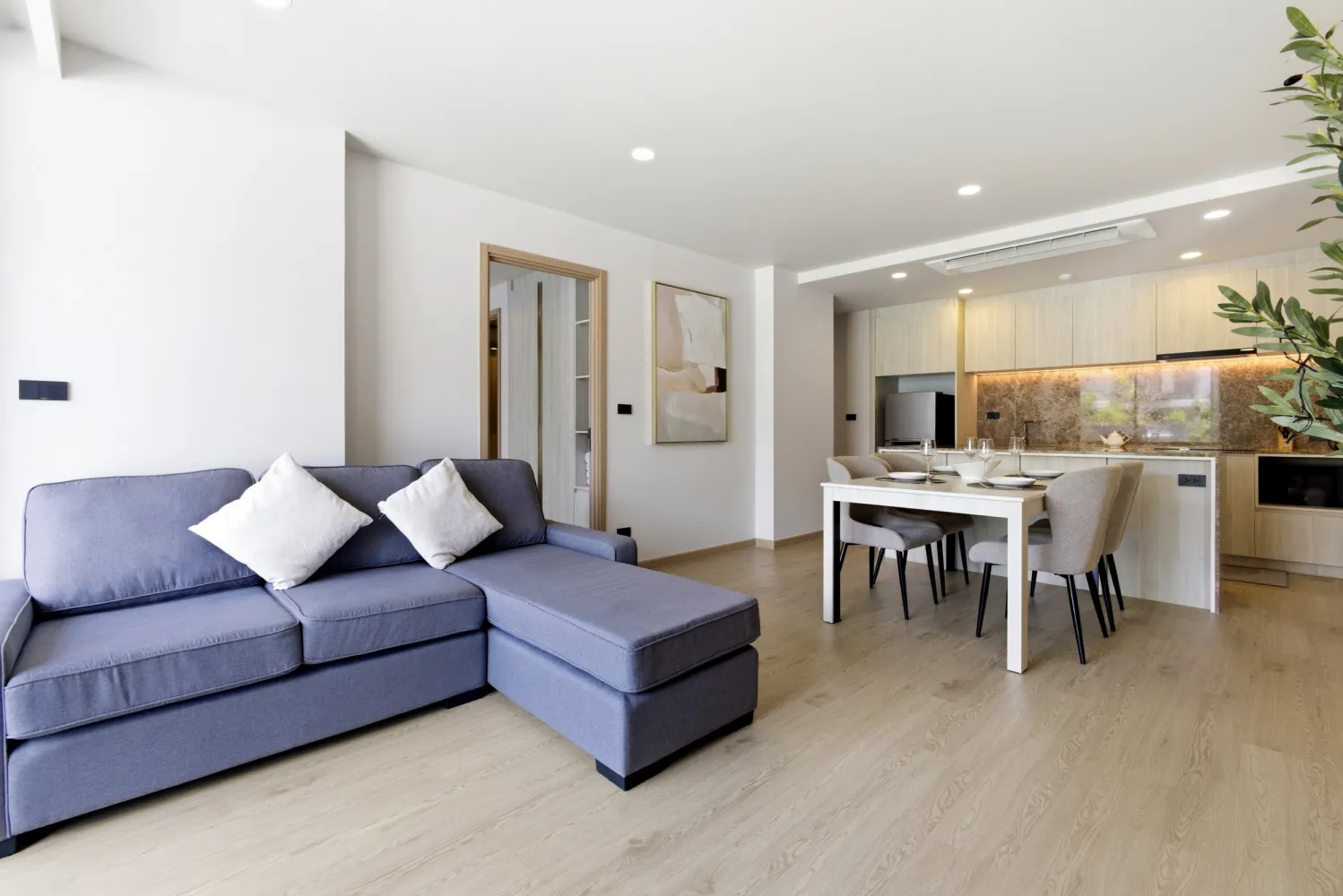 Property image - full photo 16