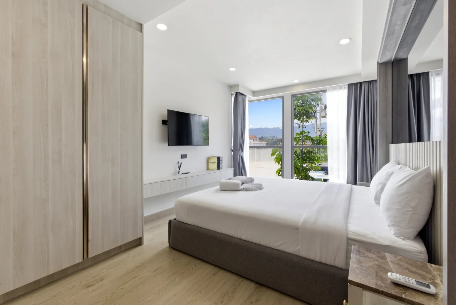 Property image - full photo 33
