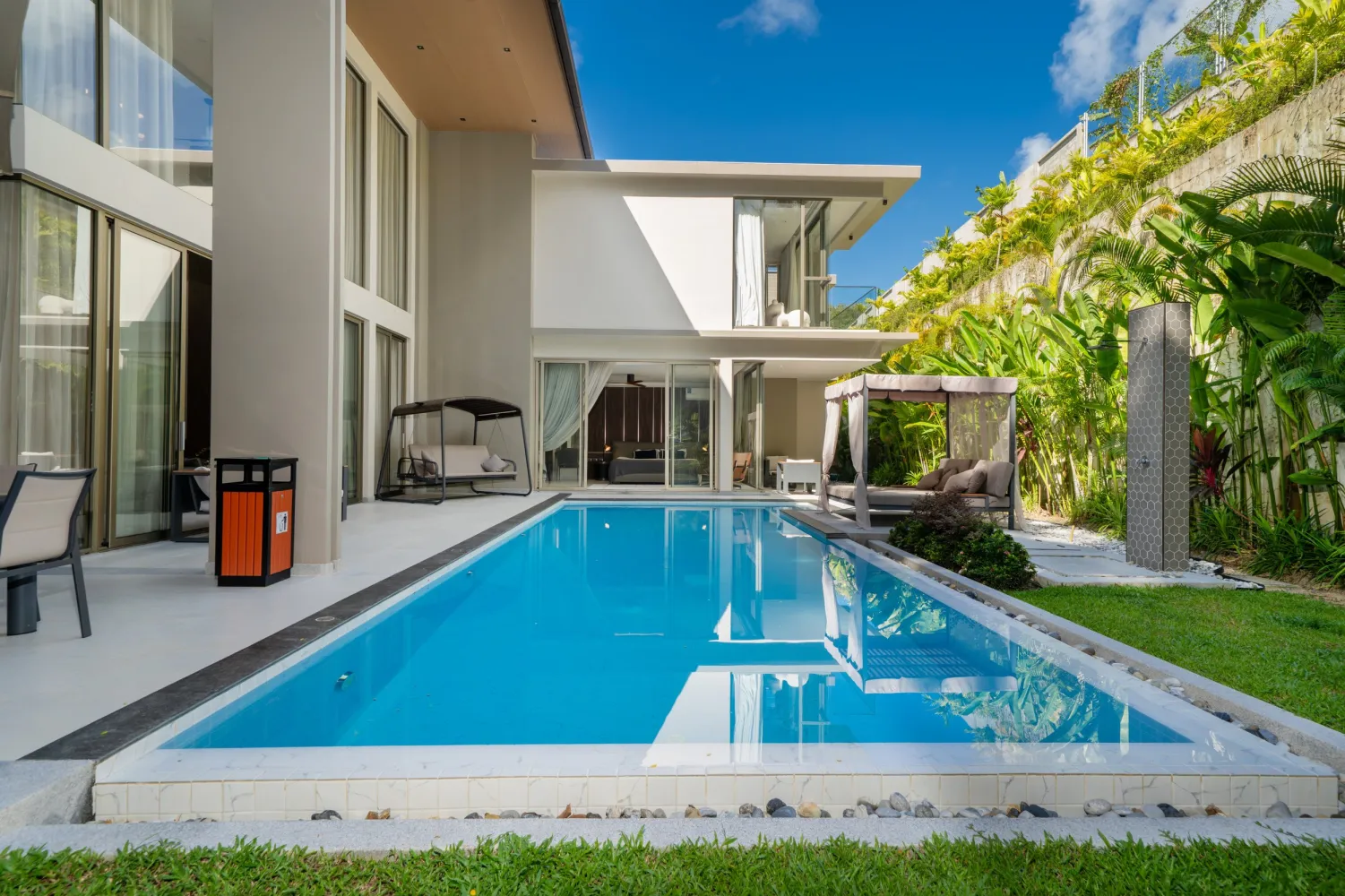 Property image - full photo 2