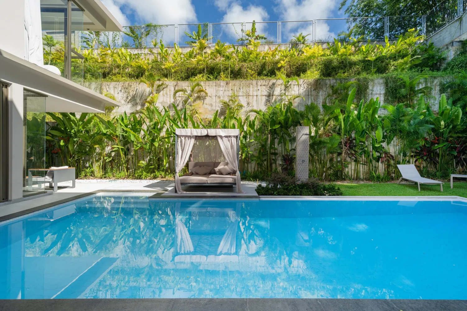 Property image - full photo 3