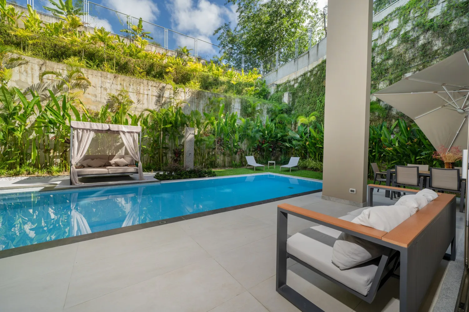 Property image - full photo 4