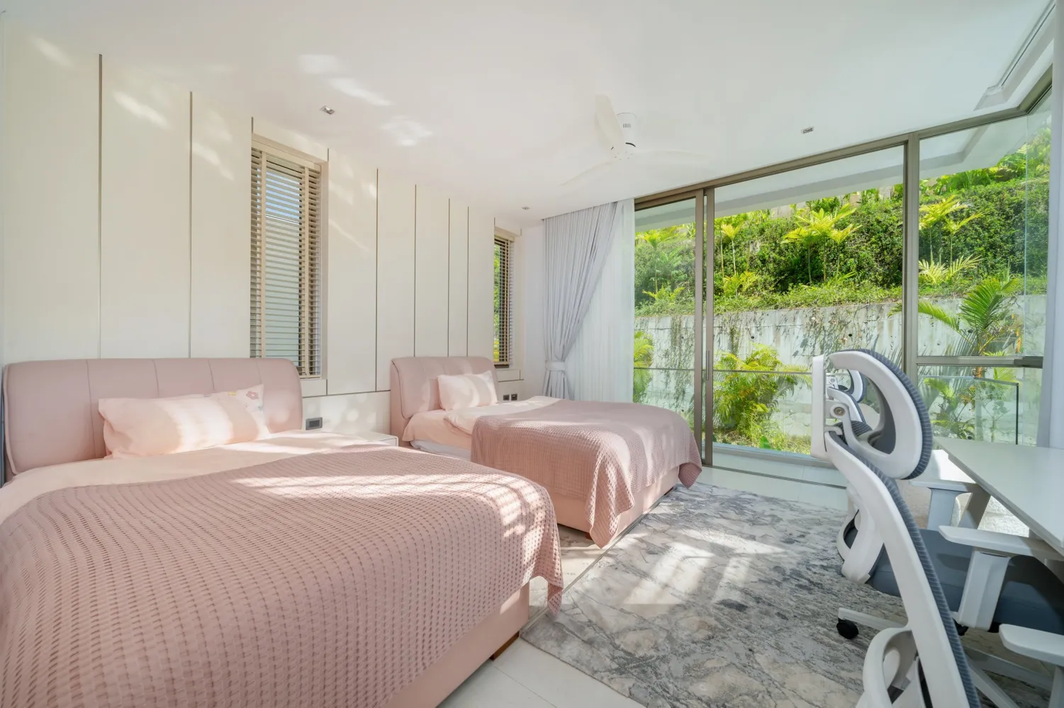 Property image - full photo 15