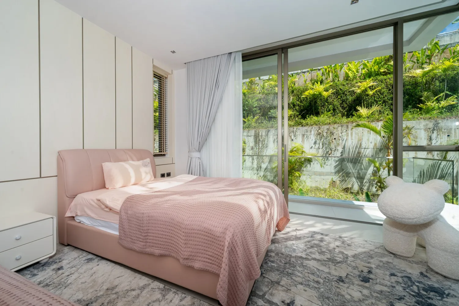 Property image - full photo 16