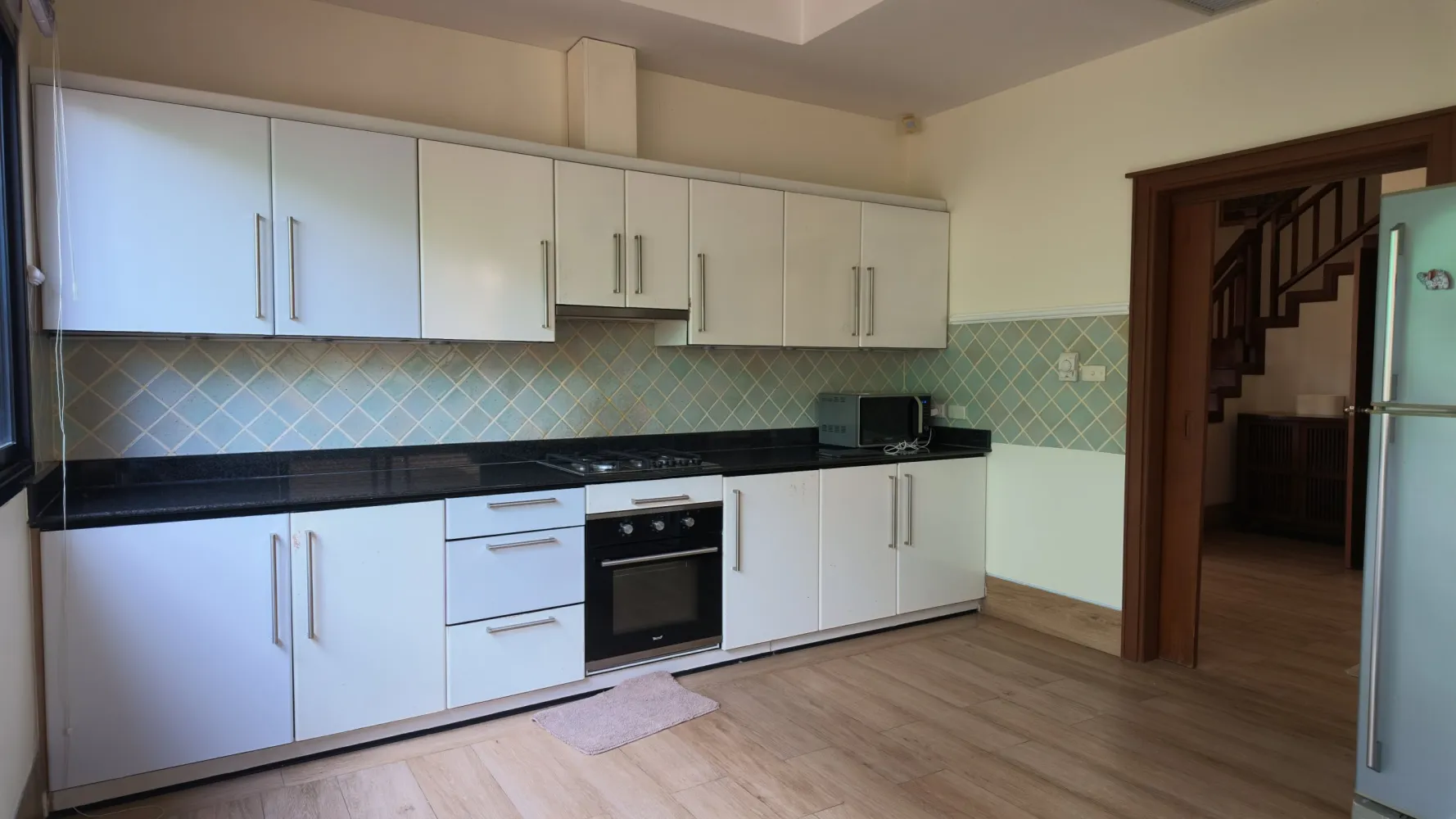 Property image - full photo 12