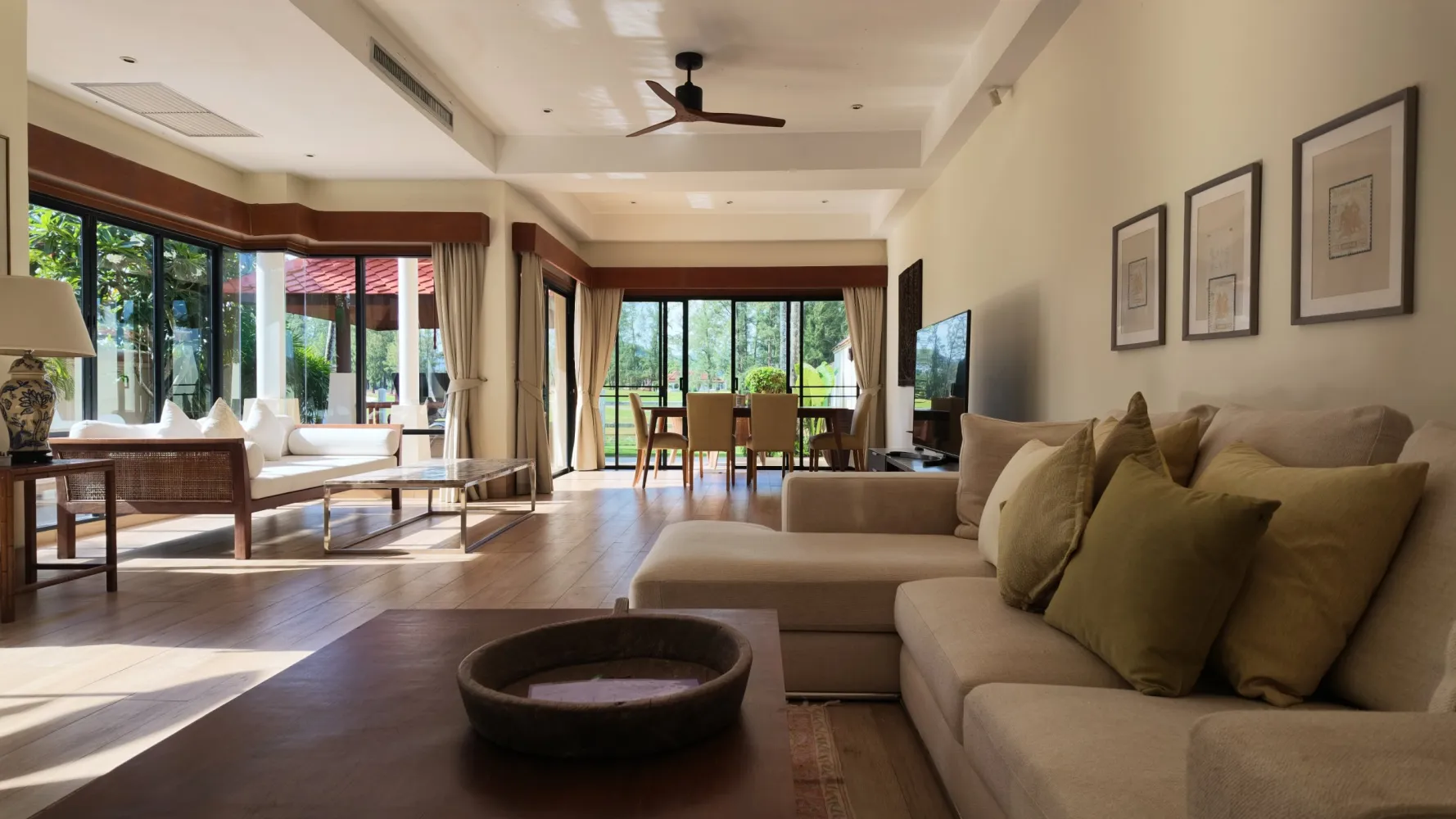 Property image - full photo 2