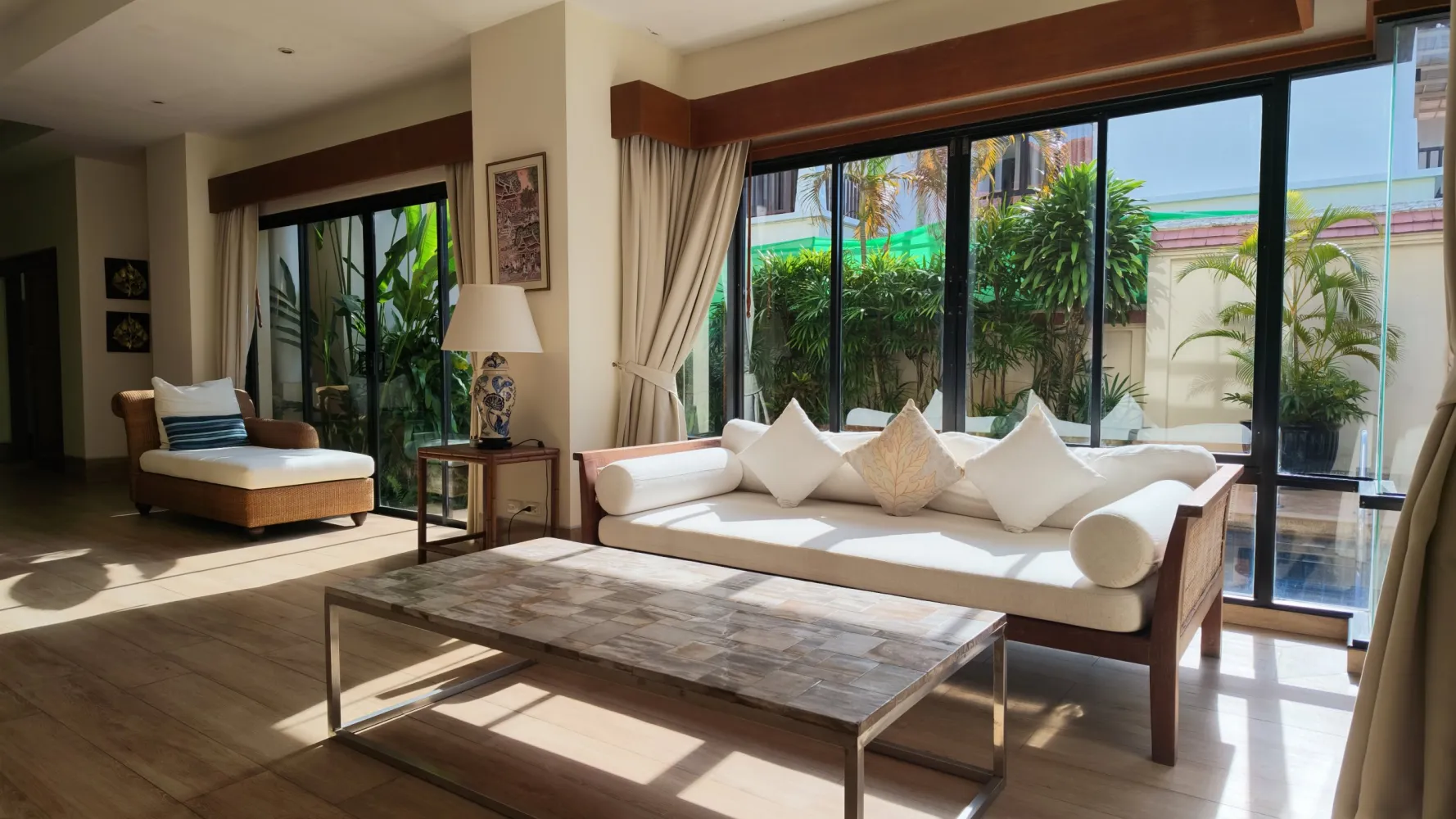 Property image - full photo 3