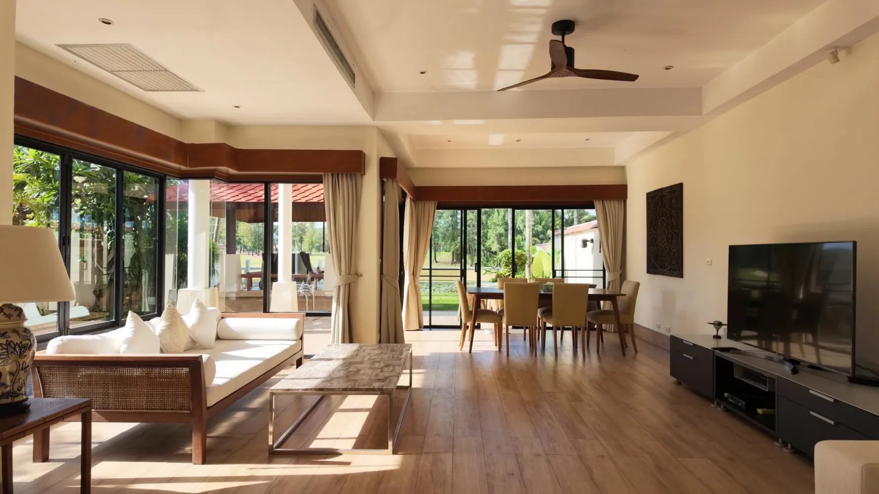 Property image - full photo 4