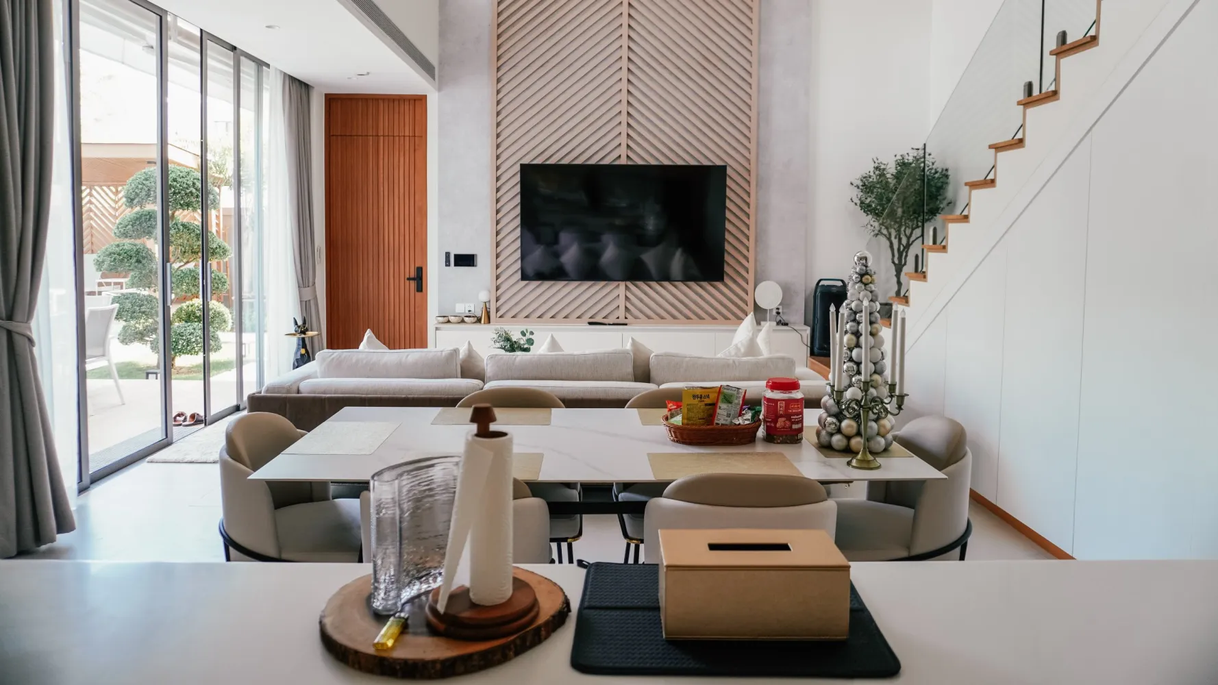 Property image - full photo 2