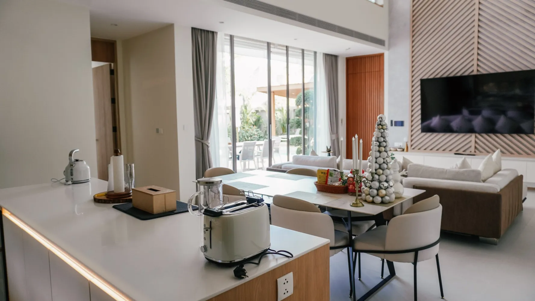 Property image - full photo 3