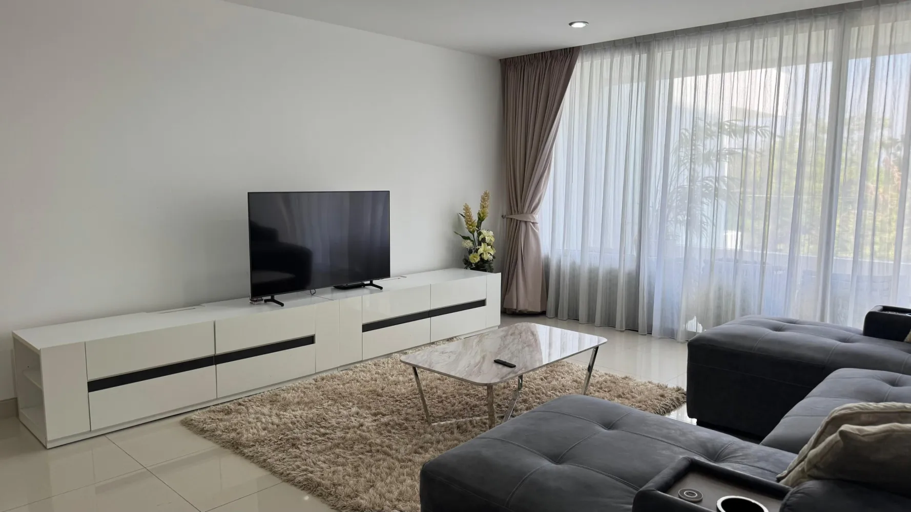 Property image - full photo 3