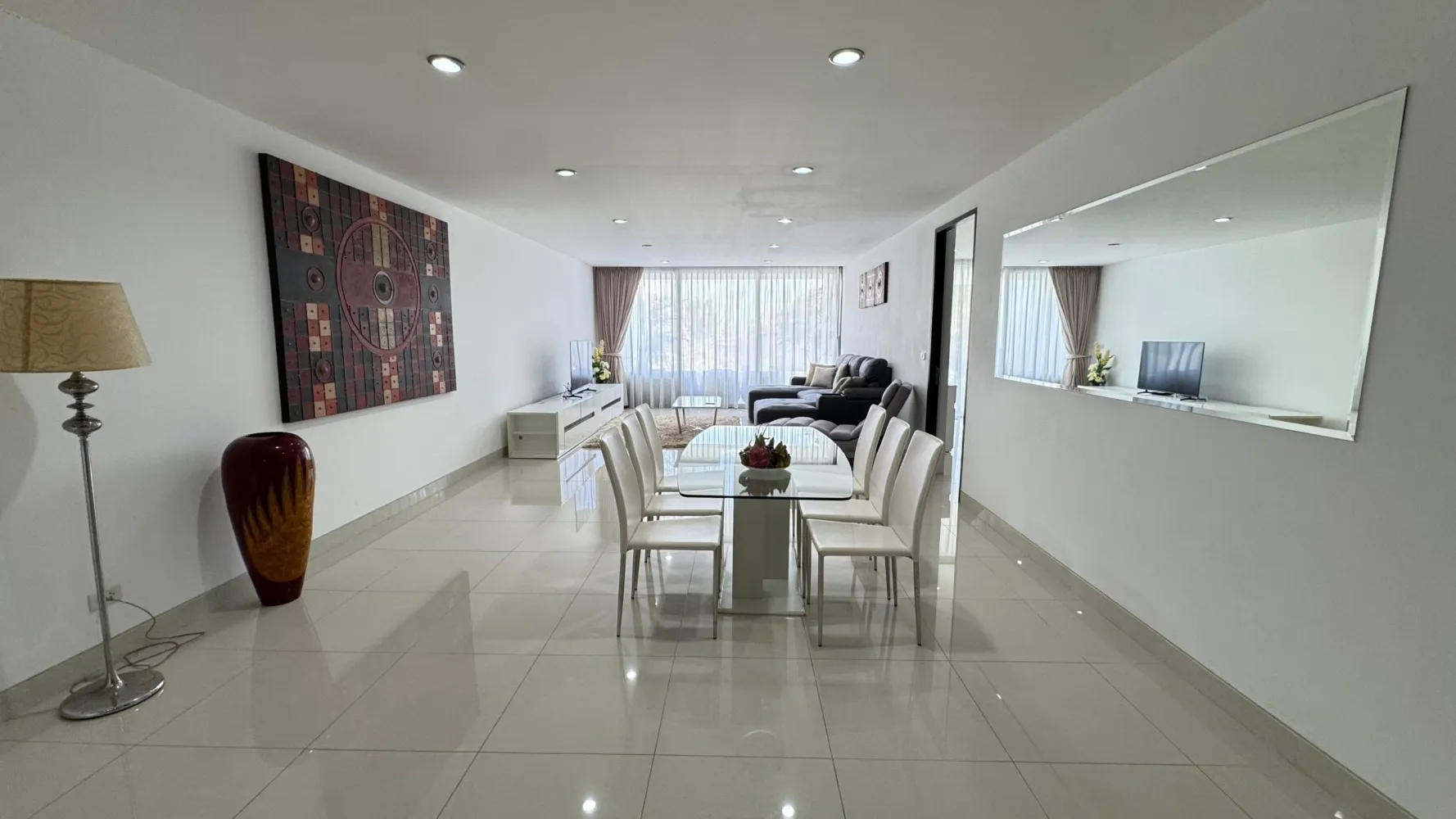 Property image - full photo 2