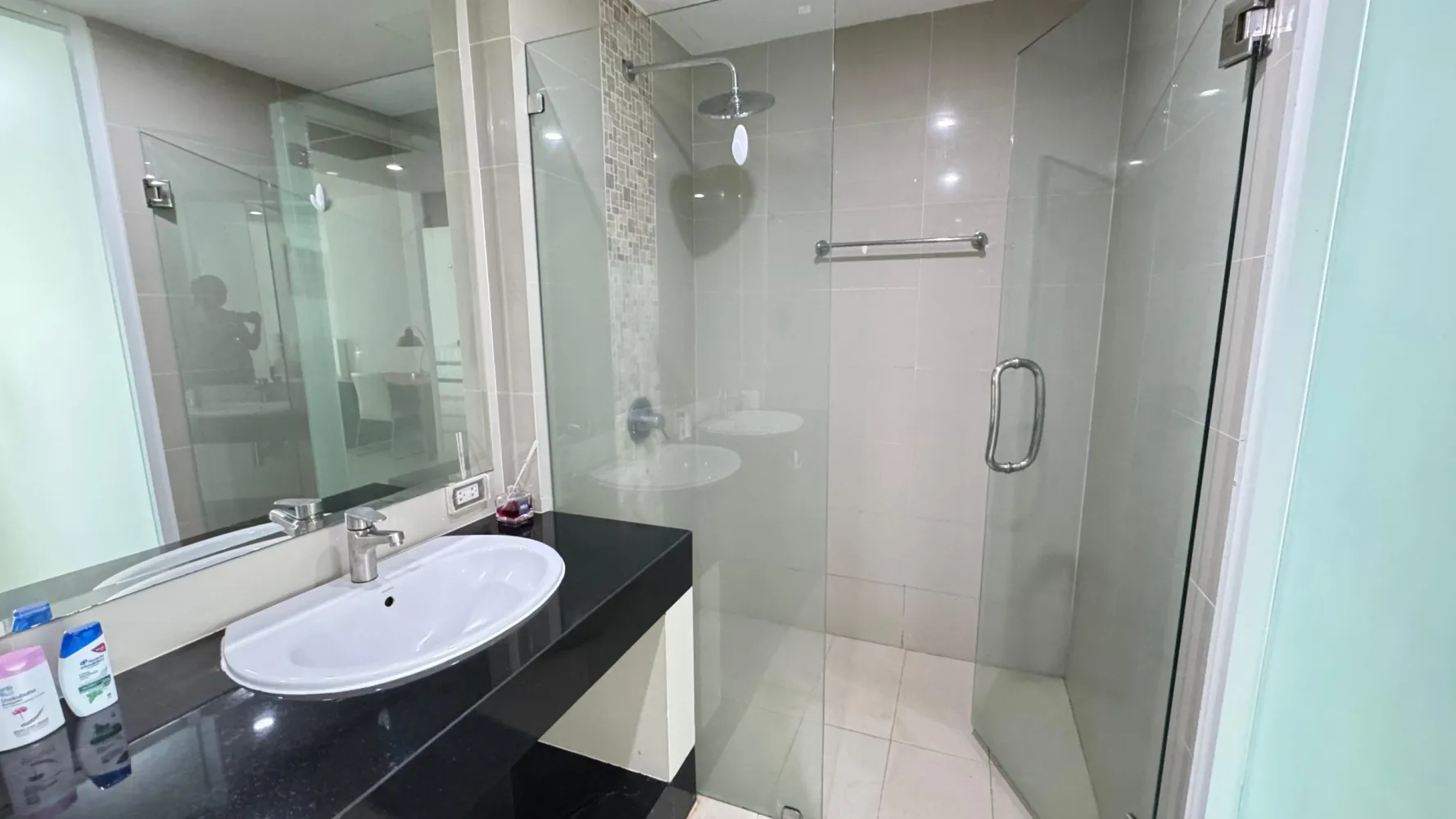 Property image - full photo 11