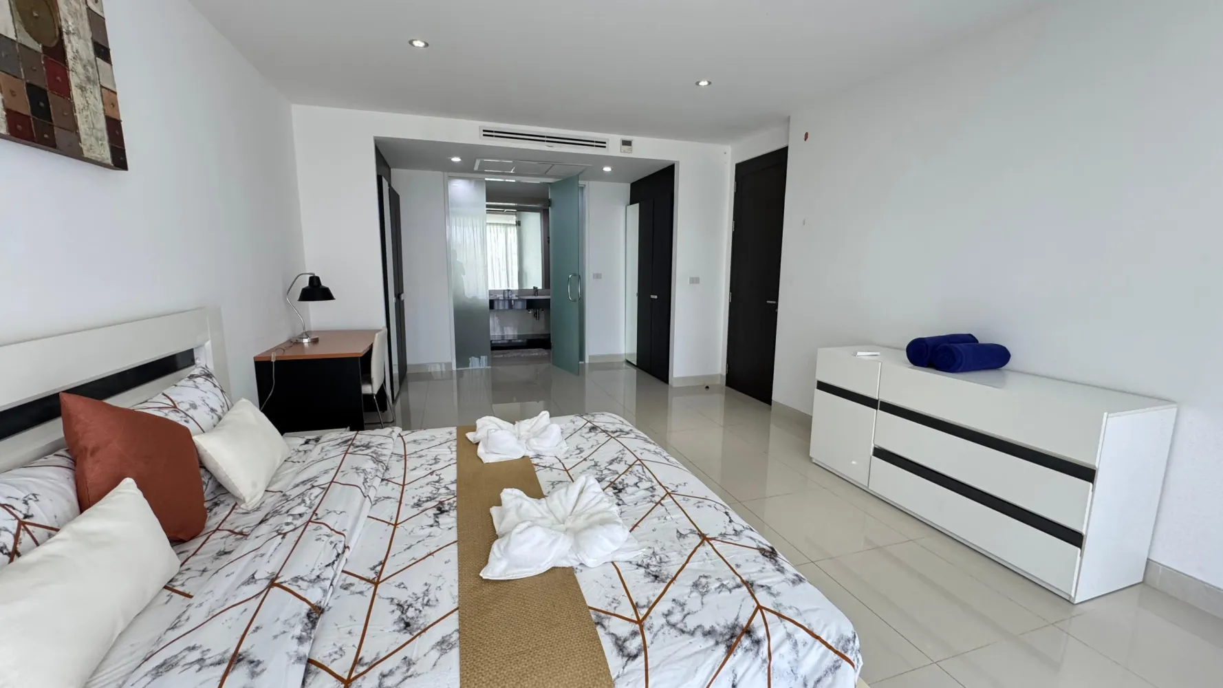 Property image - full photo 17