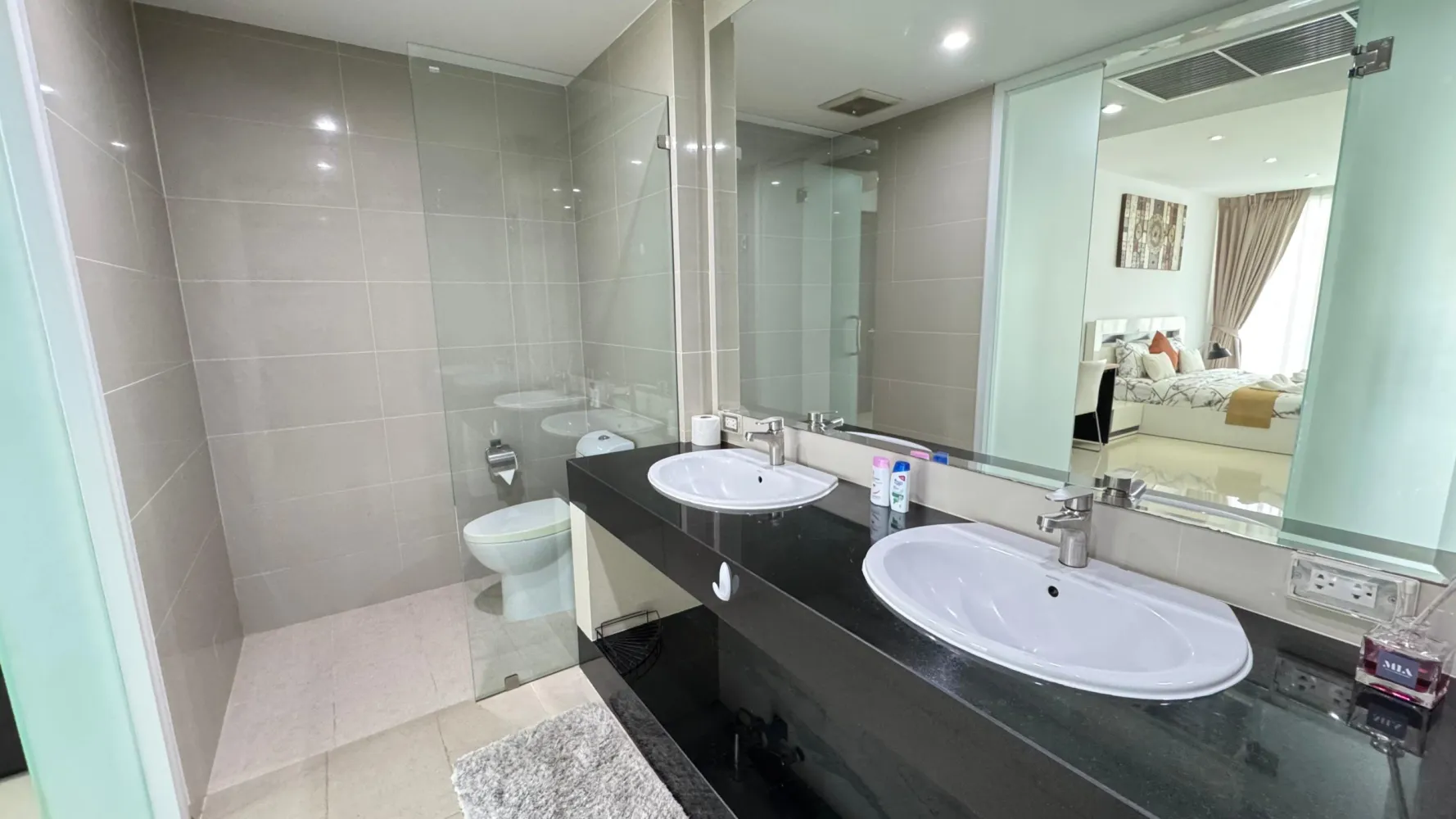 Property image - full photo 16