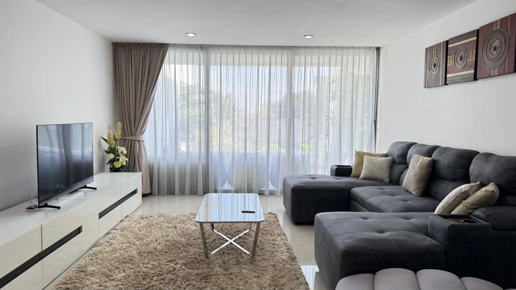 Property image - full photo 1