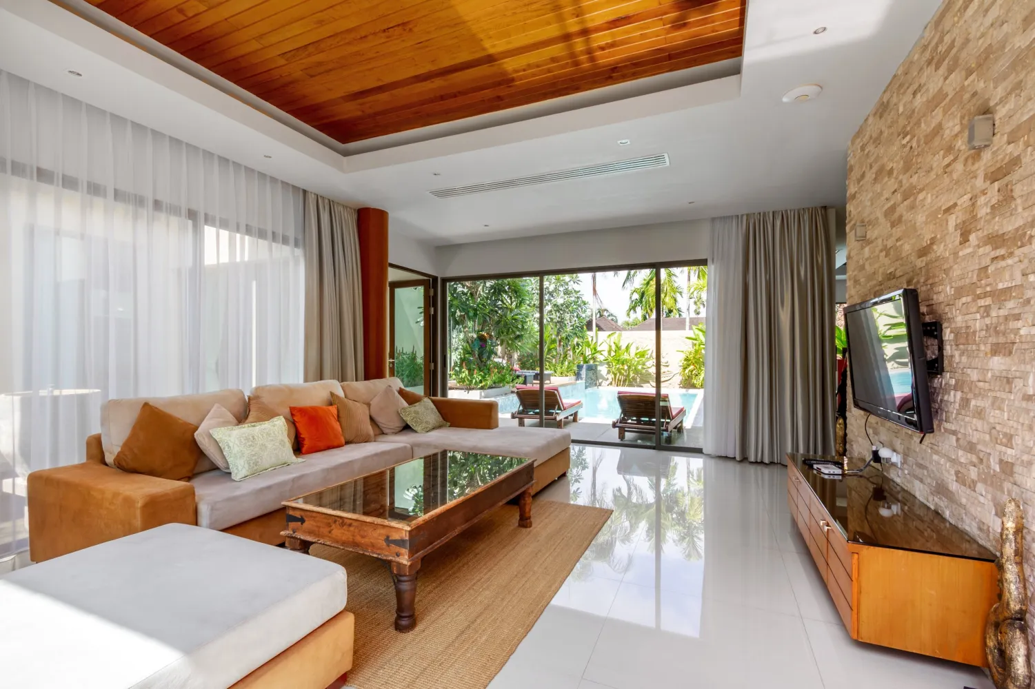 Property image - full photo 5