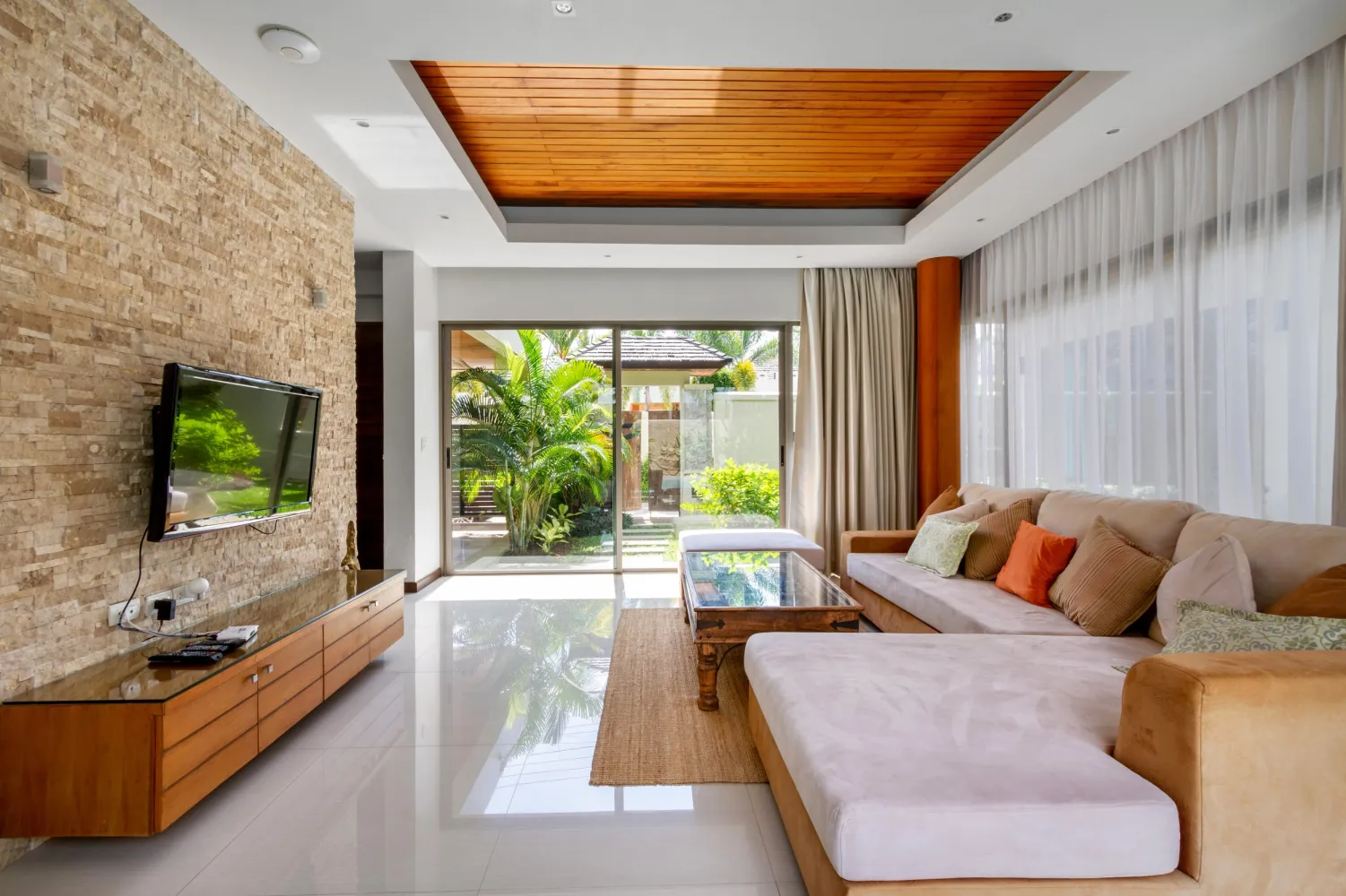 Property image - full photo 13