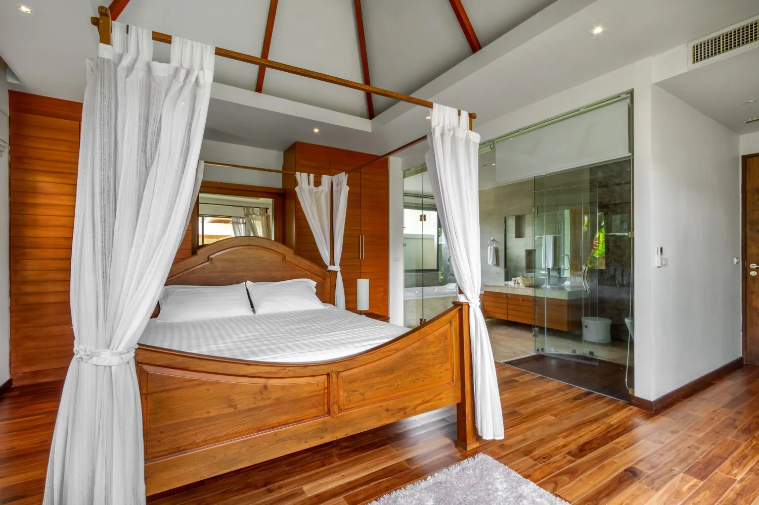 Property image - full photo 14