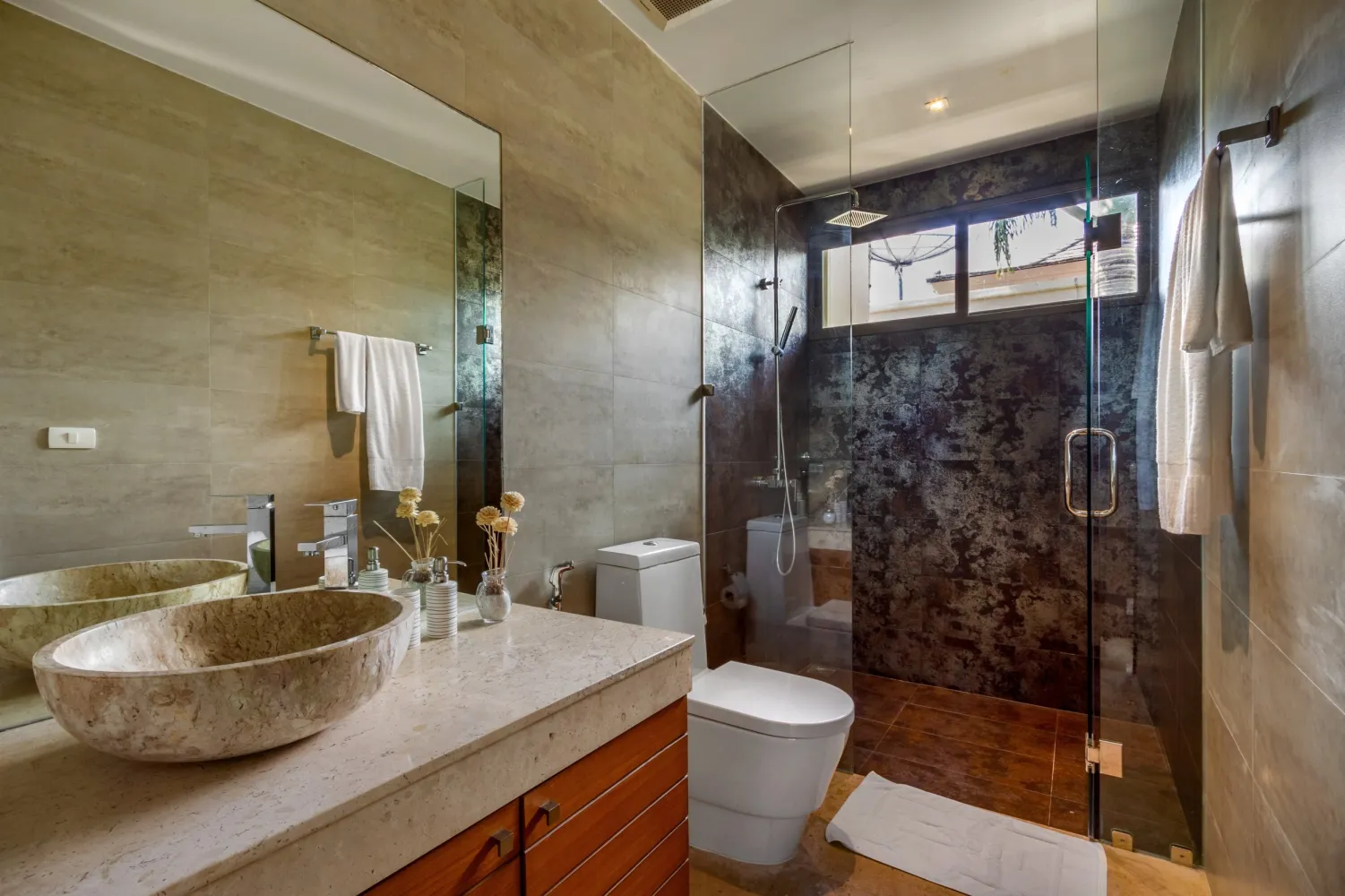 Property image - full photo 21