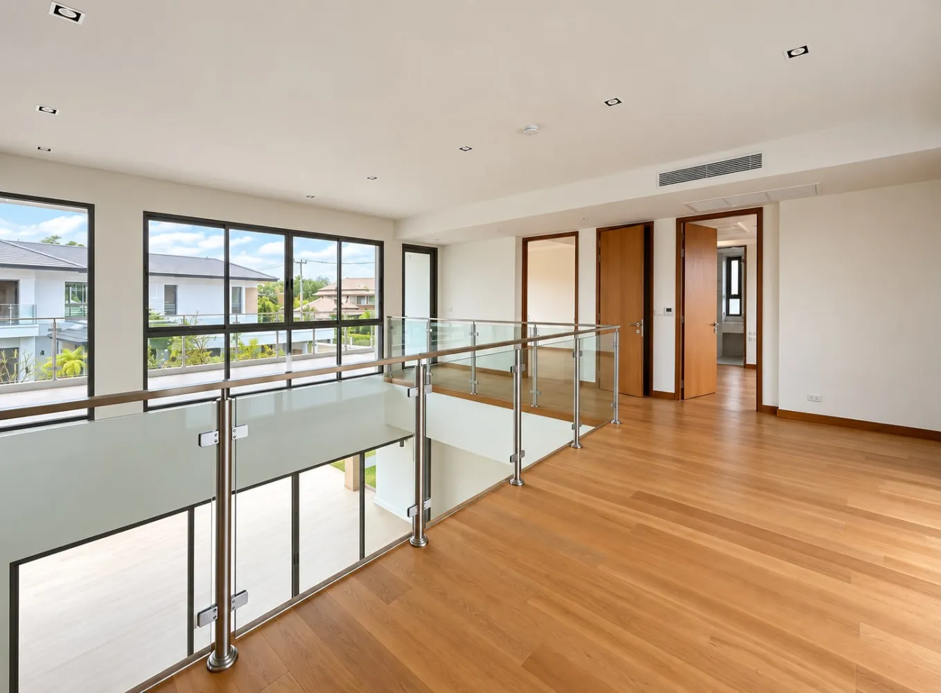 Property image - full photo 4