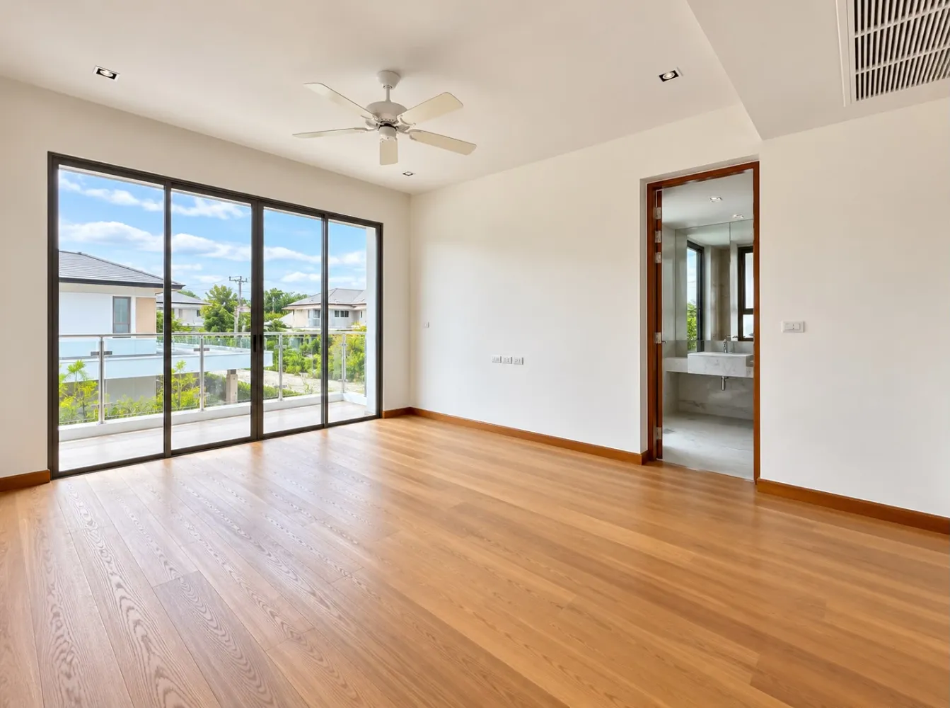 Property image - full photo 7