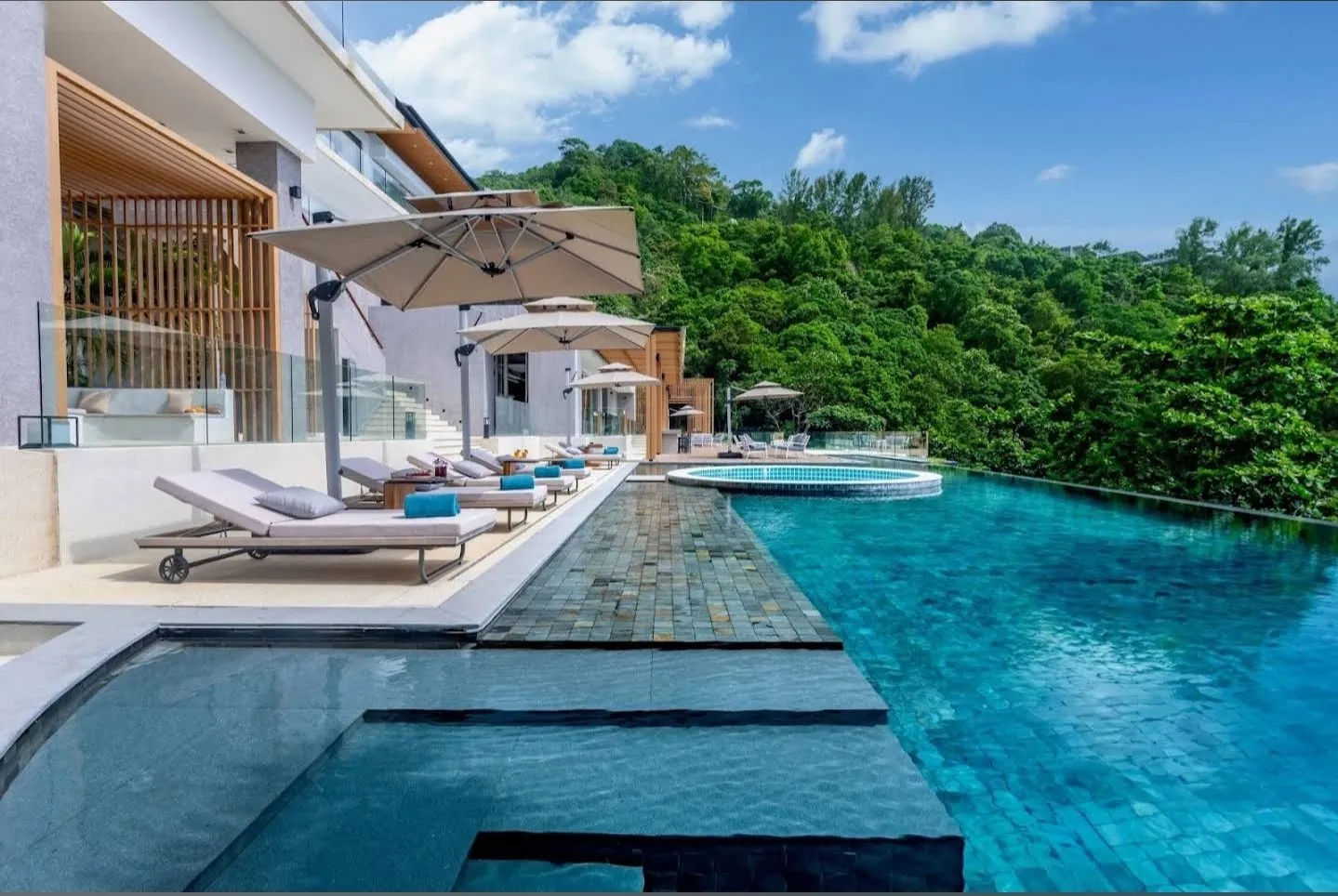 Property image - full photo 3