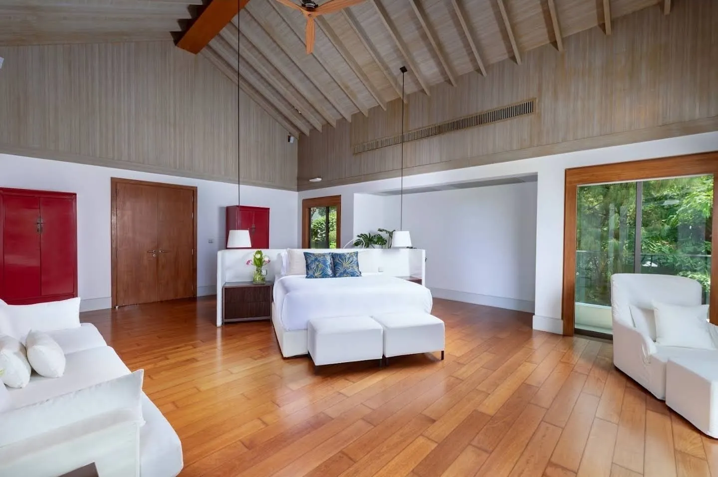 Property image - full photo 32