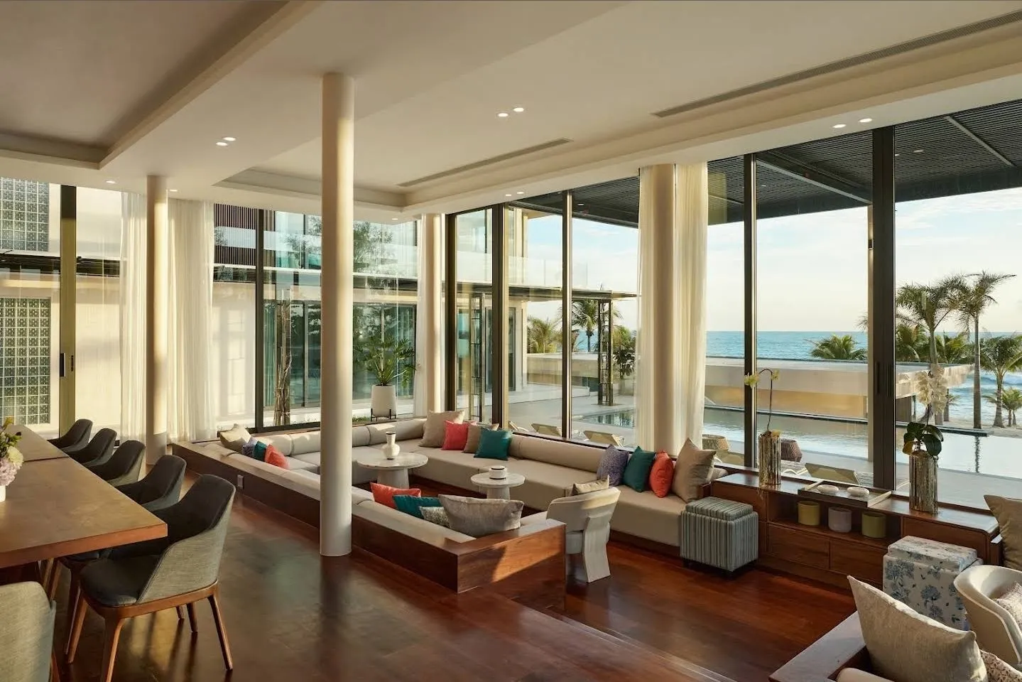 Villa Boonta — Luxury 6-Bedroom Beachfront Estate - full photo 21