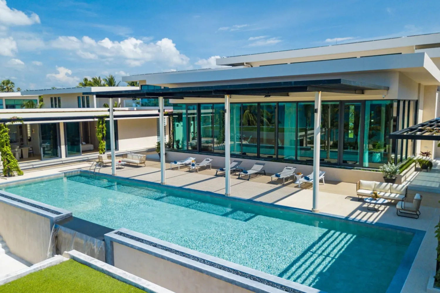 Property image - full photo 3