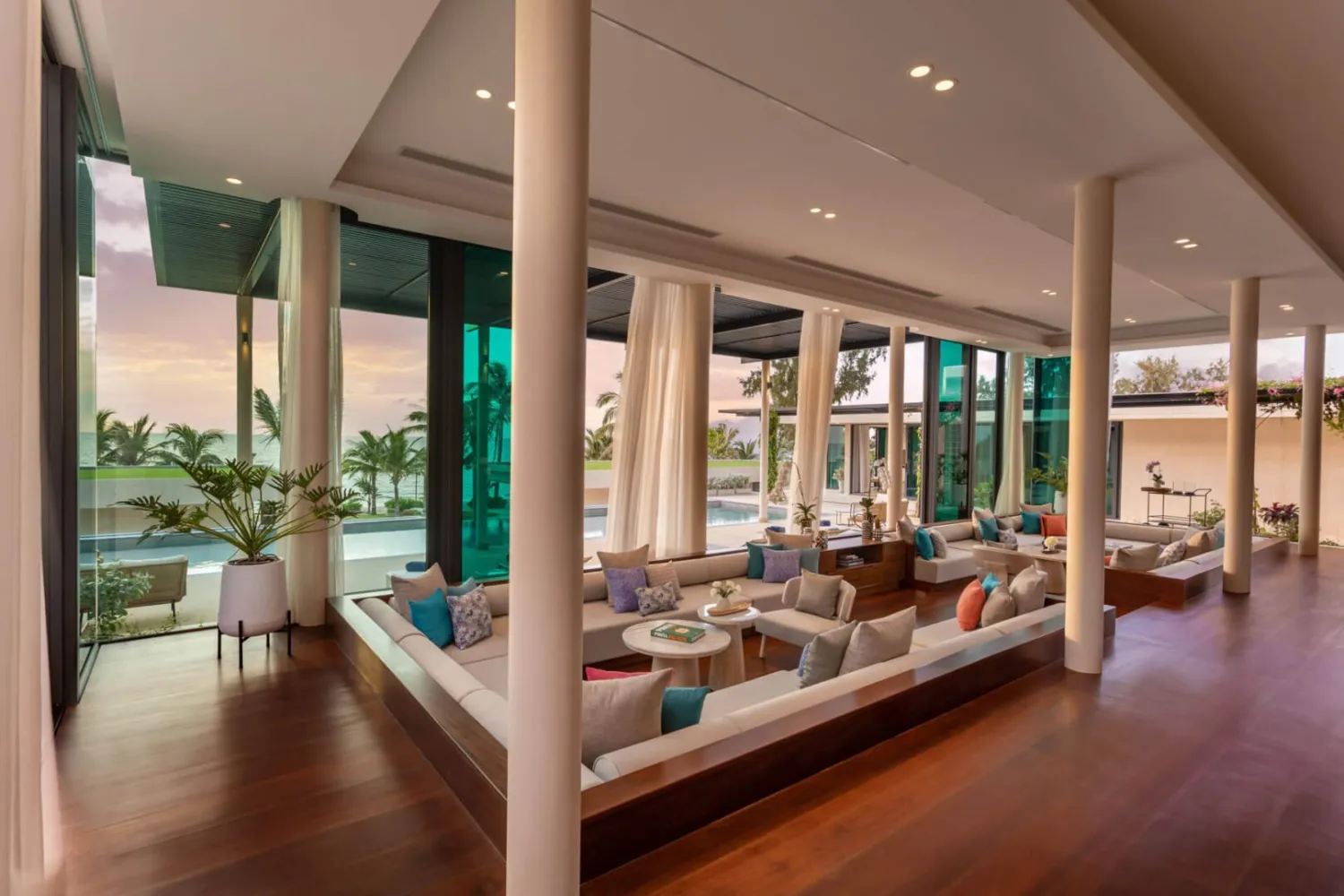 Villa Boonta — Luxury 6-Bedroom Beachfront Estate - full photo 23