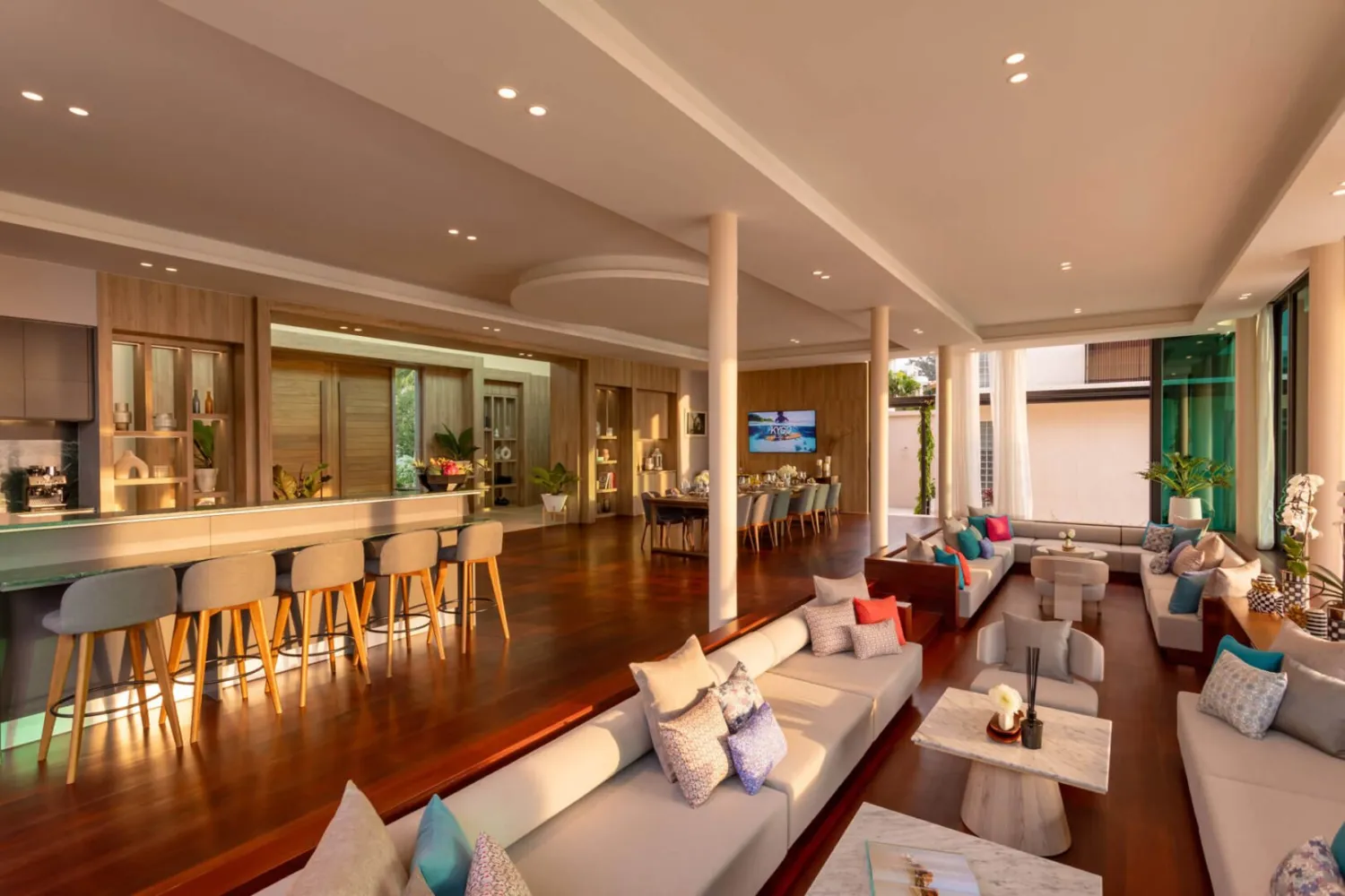 Villa Boonta — Luxury 6-Bedroom Beachfront Estate - full photo 24