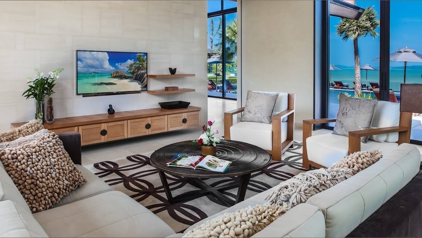 Villa Sawarin — Luxury 10-Bedroom Beachfront Estate - full photo 19