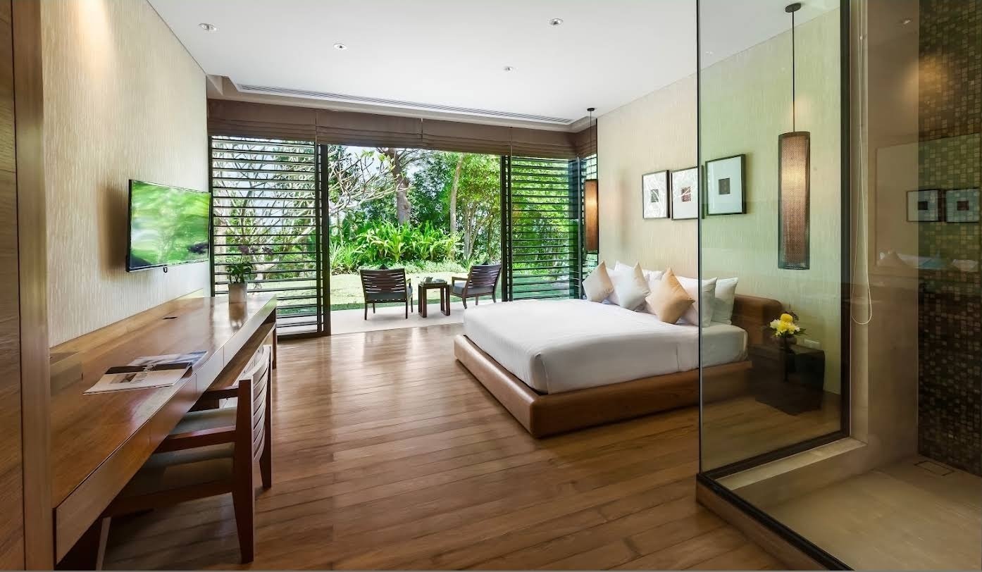 Villa Sawarin — Luxury 10-Bedroom Beachfront Estate - full photo 34