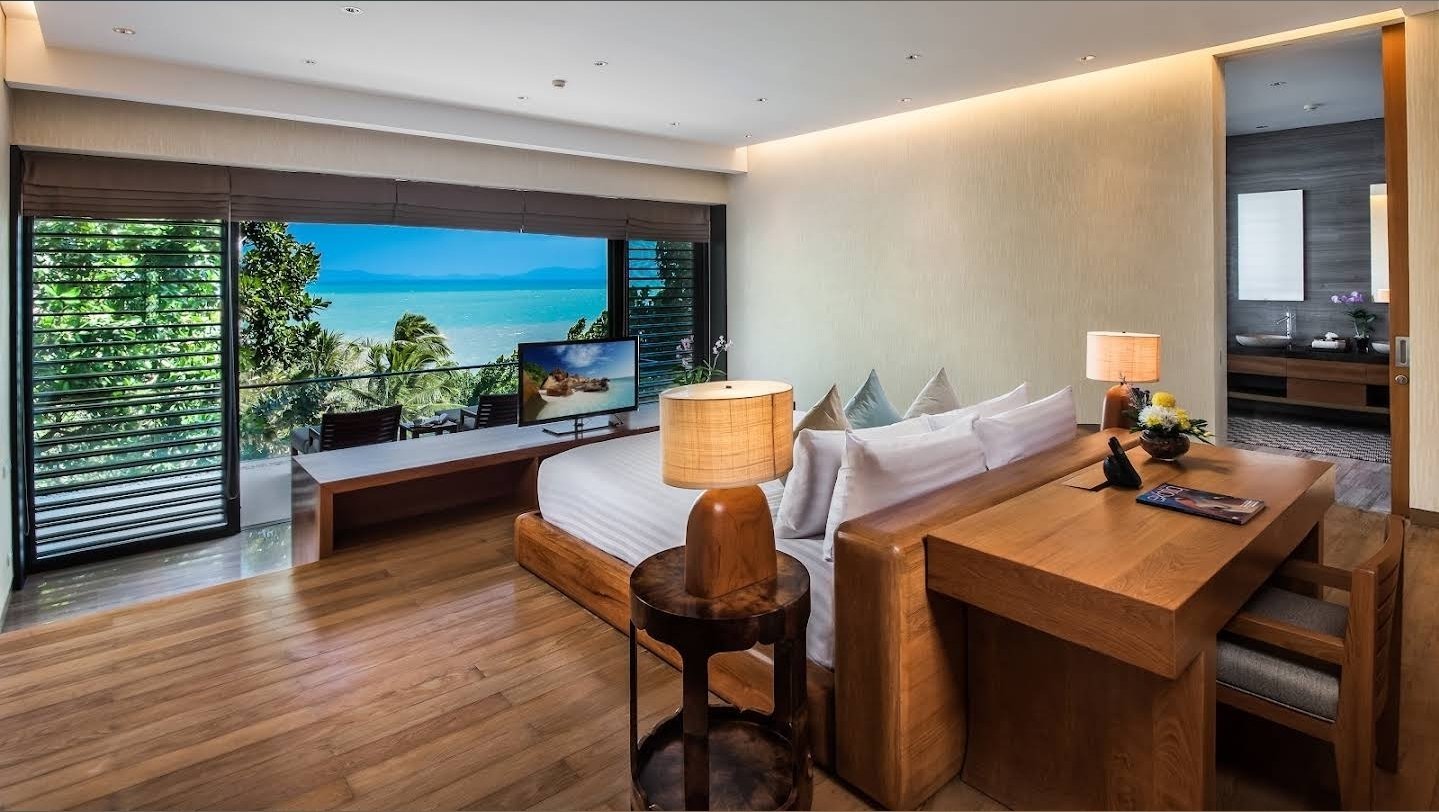 Villa Sawarin — Luxury 10-Bedroom Beachfront Estate - full photo 35