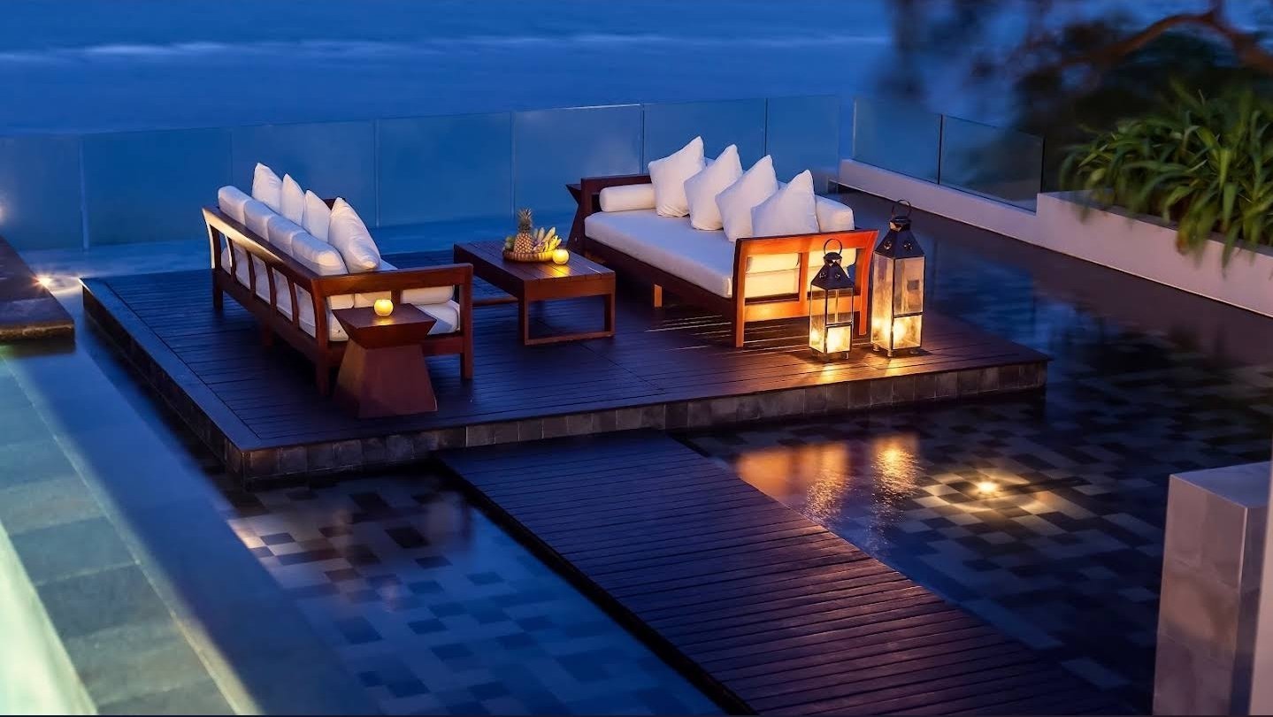 Villa Sawarin — Luxury 10-Bedroom Beachfront Estate - full photo 55