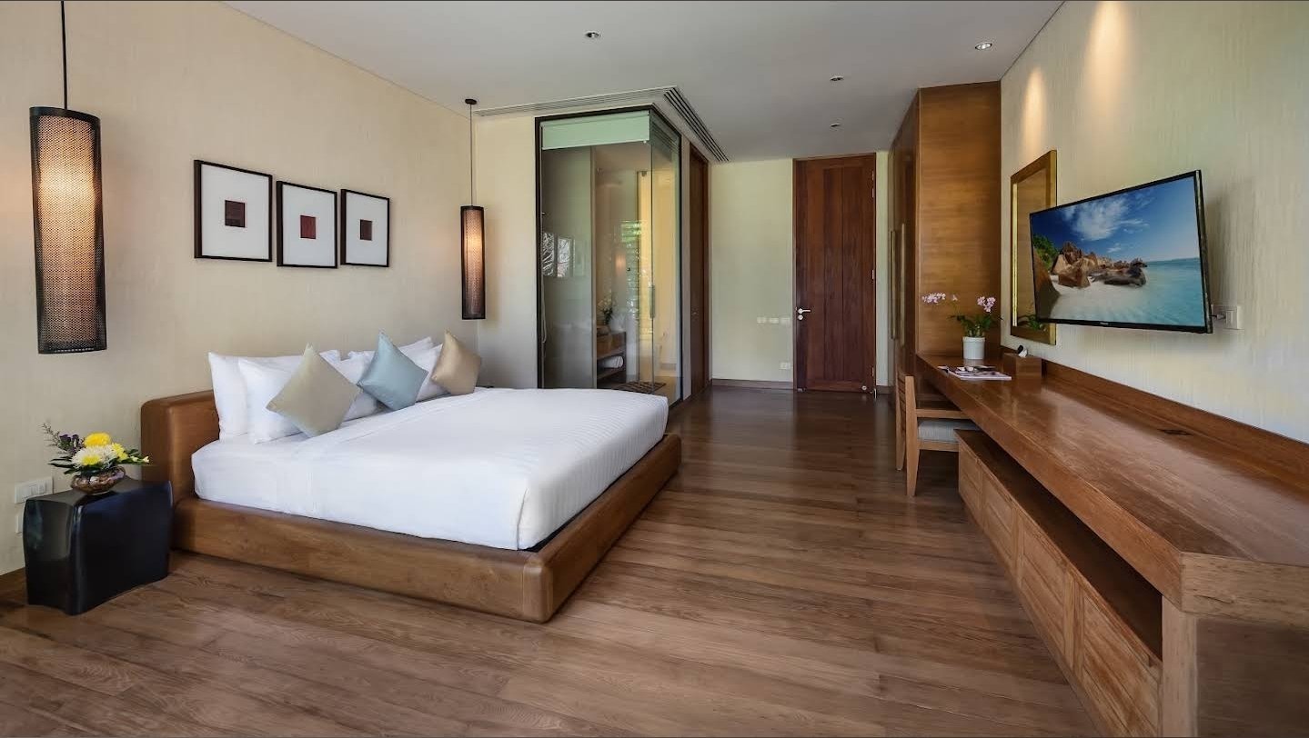Villa Sawarin — Luxury 10-Bedroom Beachfront Estate - full photo 44
