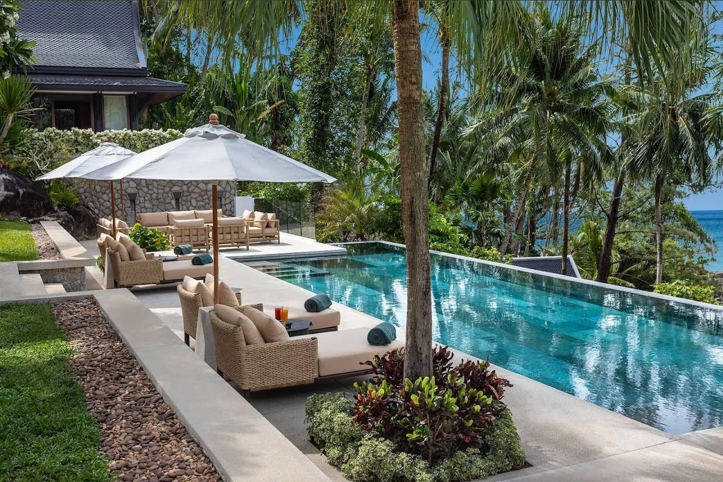 ​Villa Analaya — Luxury 6-Bedroom Beachfront Estate - full photo 8