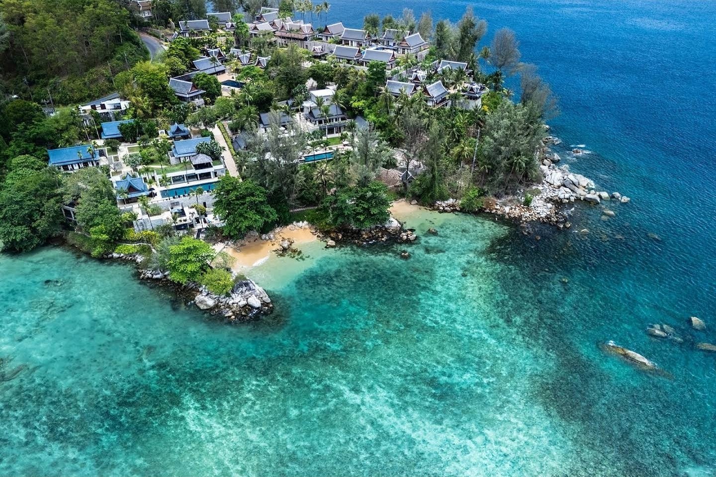​Villa Analaya — Luxury 6-Bedroom Beachfront Estate - full photo 2