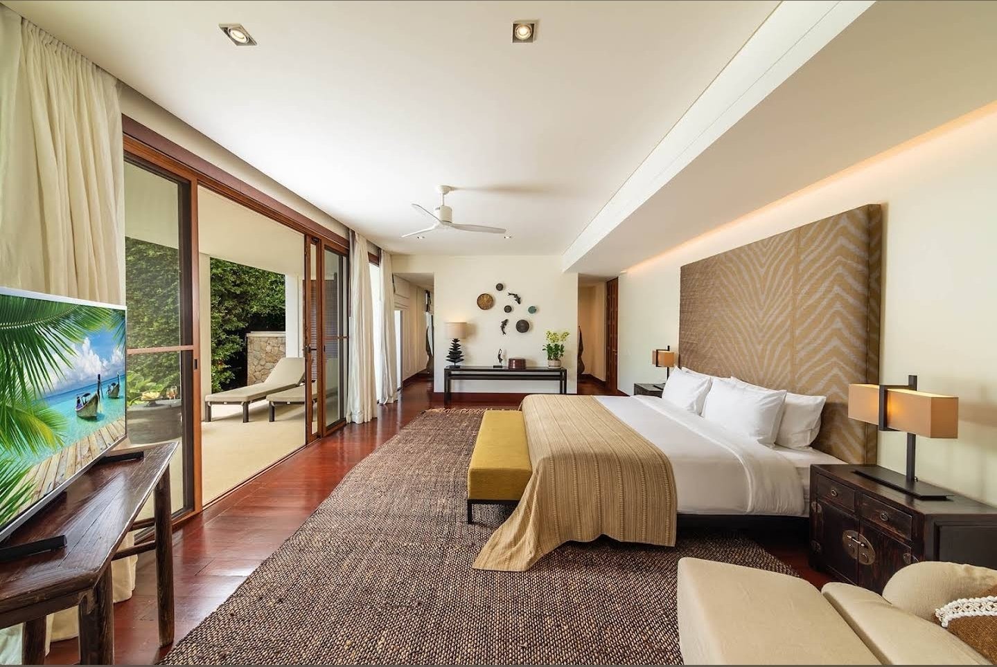 ​Villa Analaya — Luxury 6-Bedroom Beachfront Estate - full photo 27