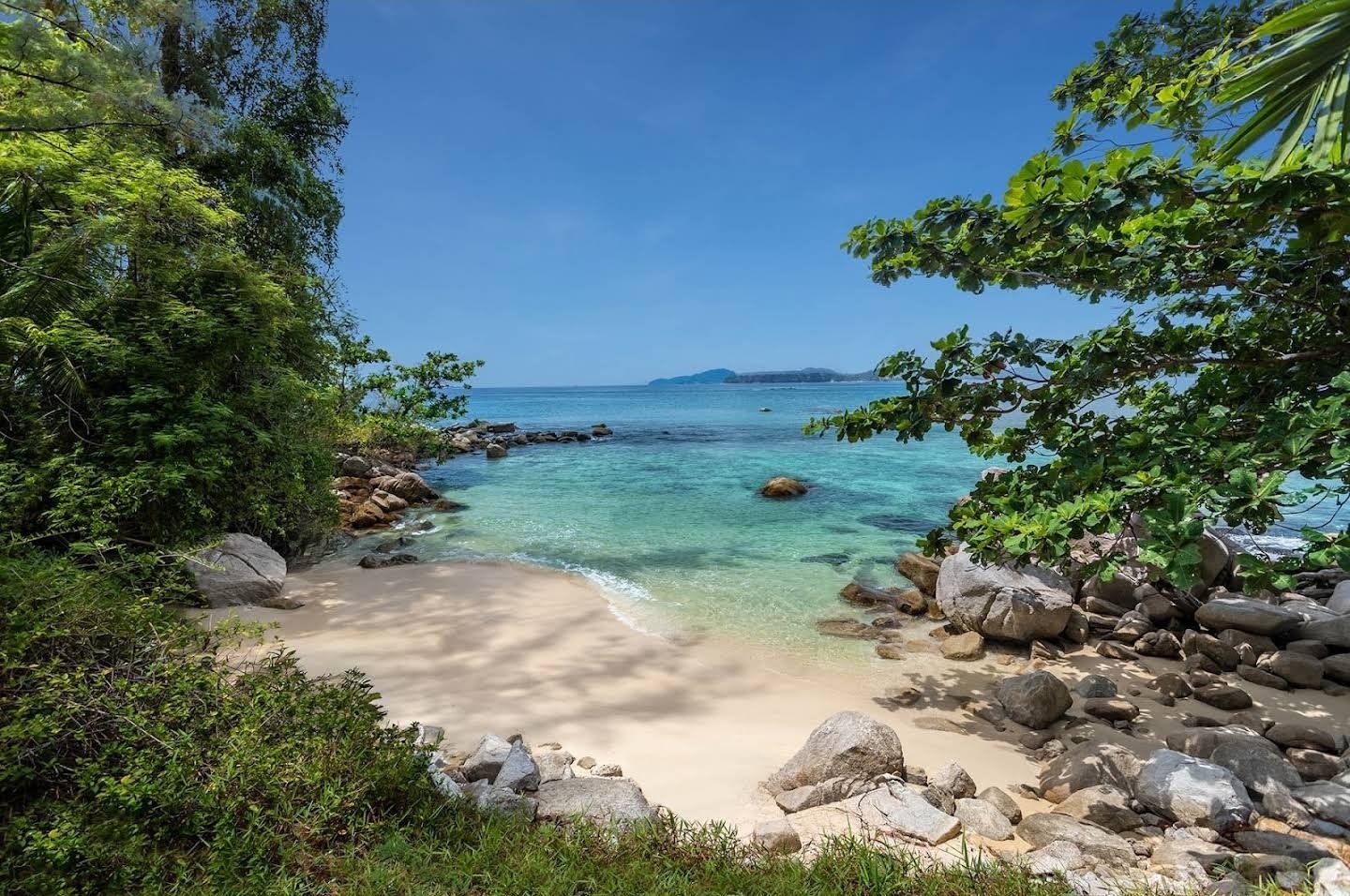 ​Villa Analaya — Luxury 6-Bedroom Beachfront Estate - full photo 46